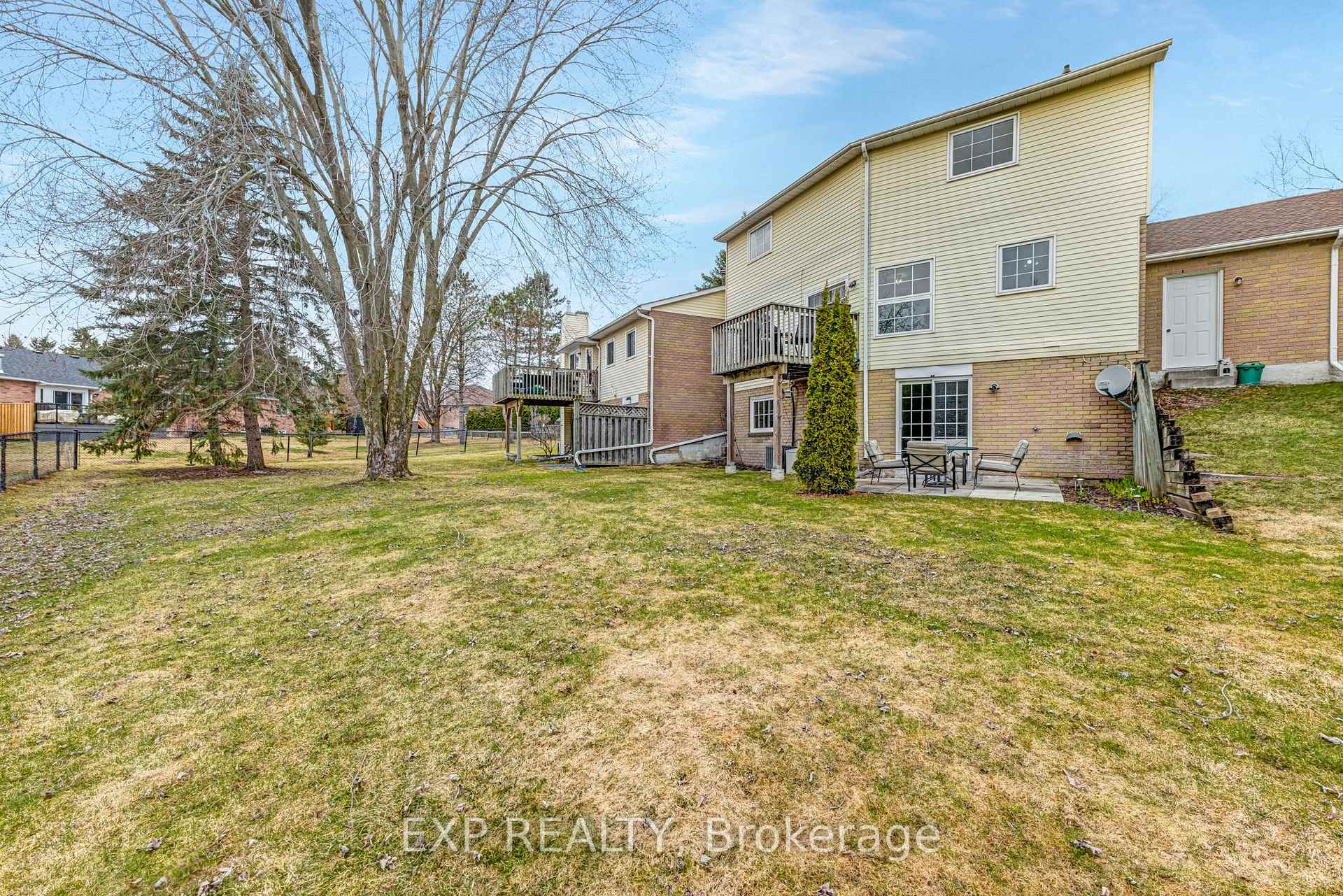 Photo 35 of 6 Adams Court, Uxbridge — HOMEH