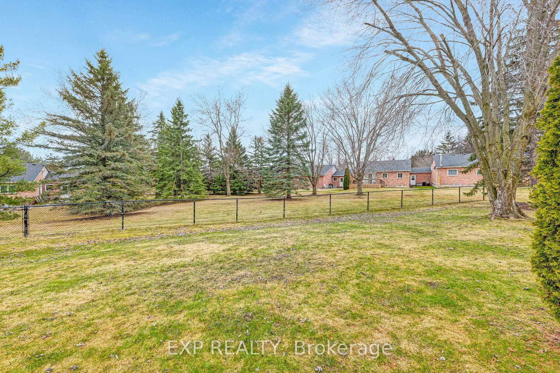 Photo 37 of 6 Adams Court, Uxbridge — HOMEH
