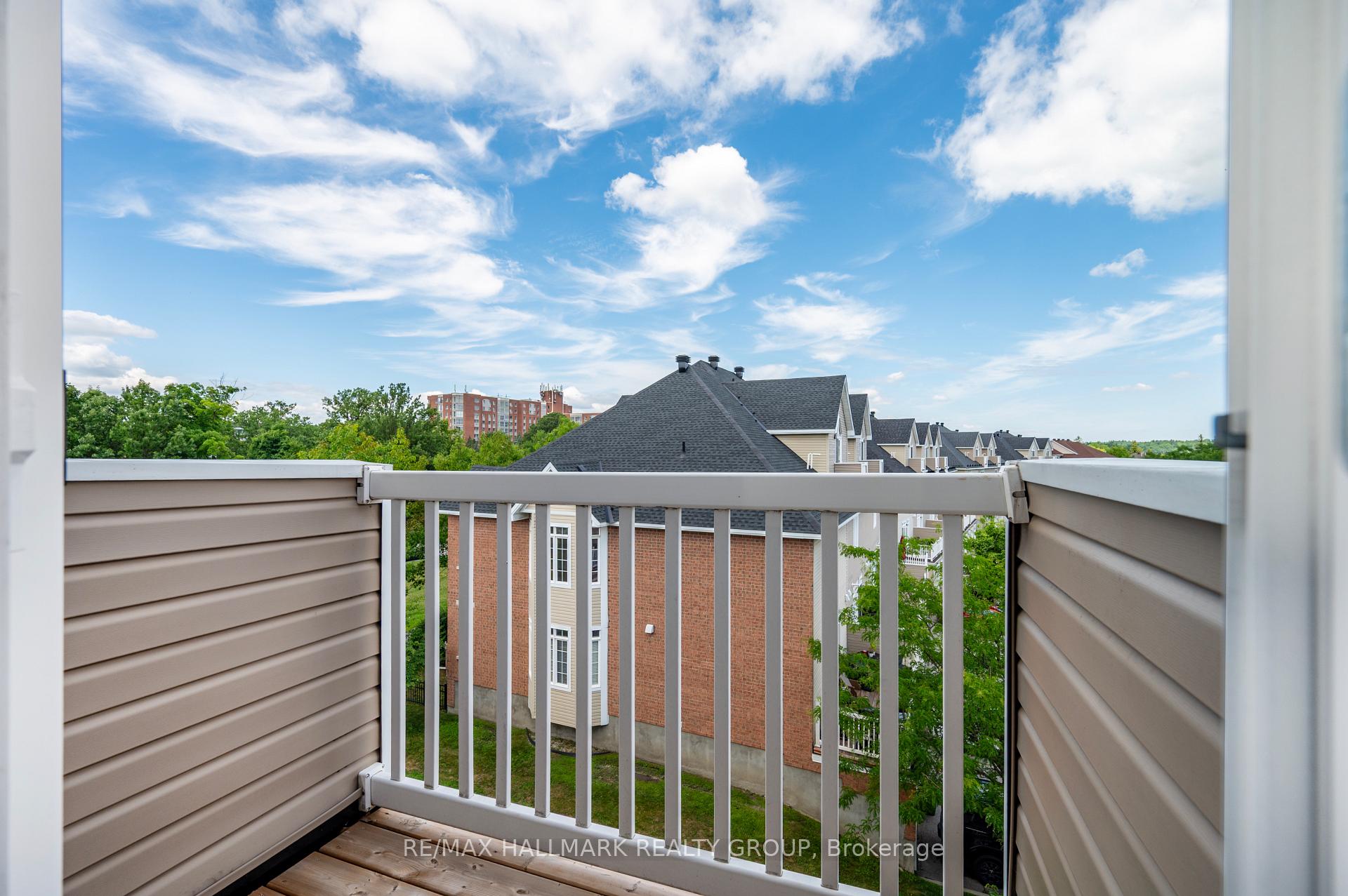 Photo 27 of 39 Hawkstone Gate, Ottawa, Kanata - Beaverbrook — HOMEH