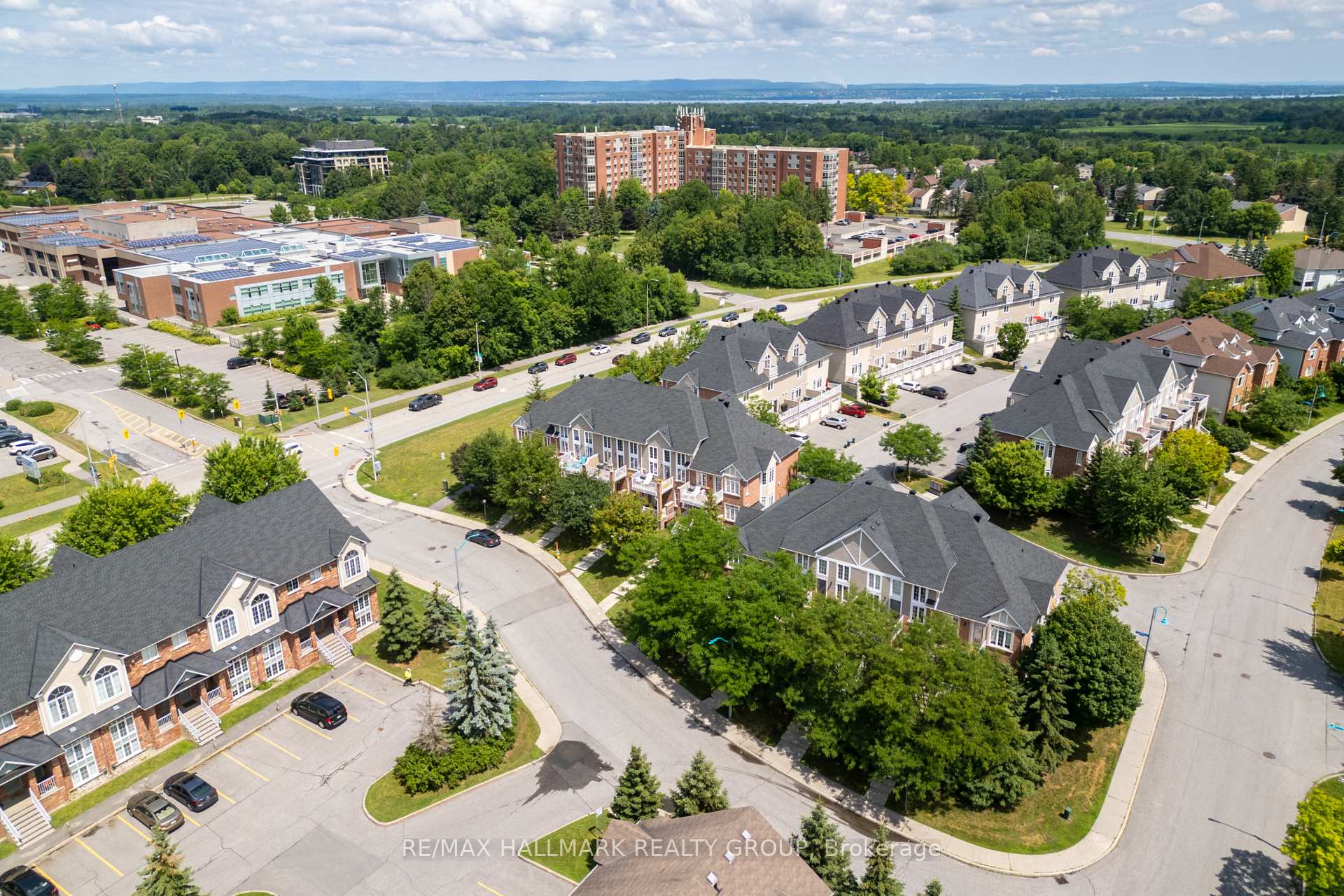Photo 32 of 39 Hawkstone Gate, Ottawa, Kanata - Beaverbrook — HOMEH
