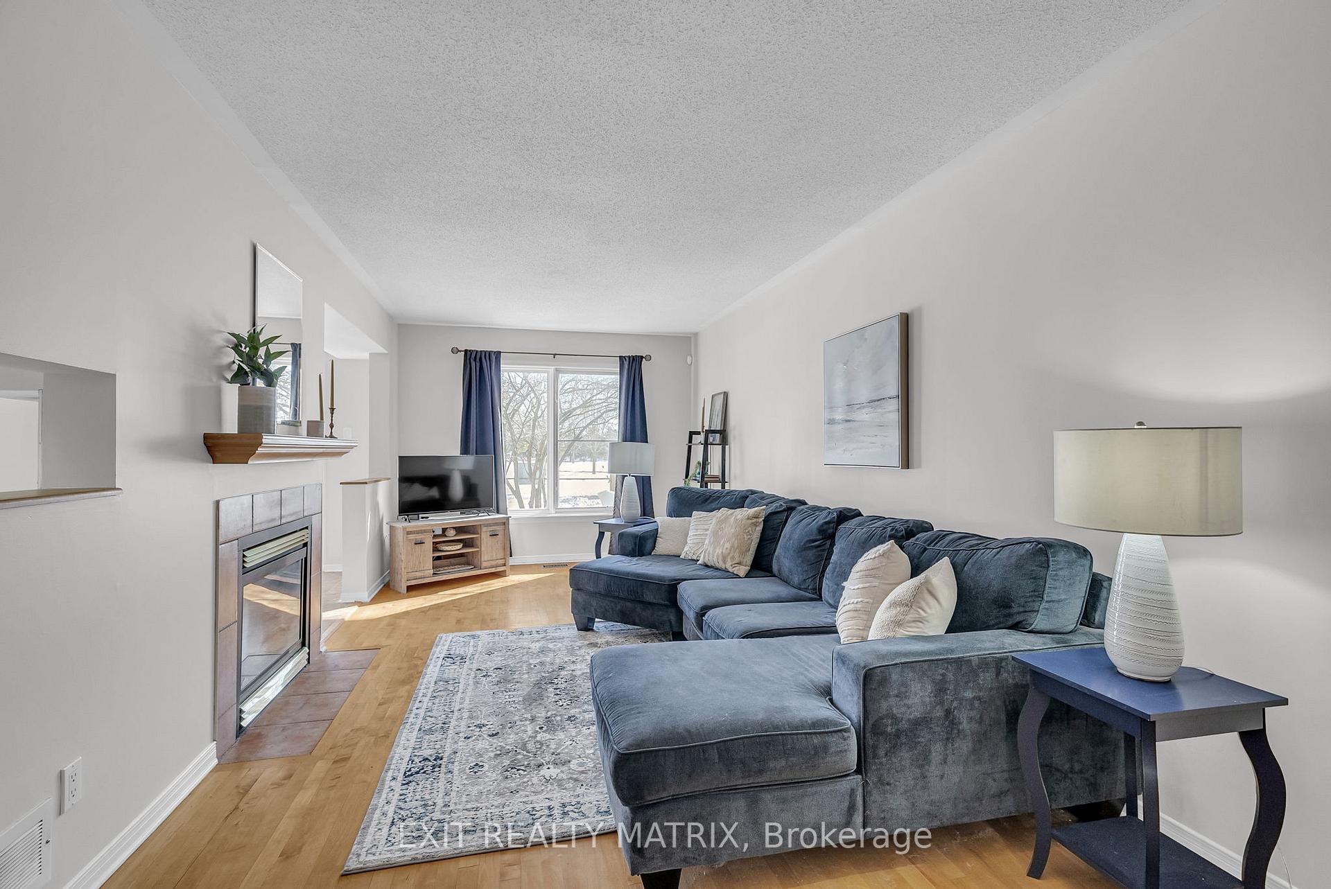 Photo 7 of 1750 Jobin Crescent, Ottawa, Carson Grove — HOMEH
