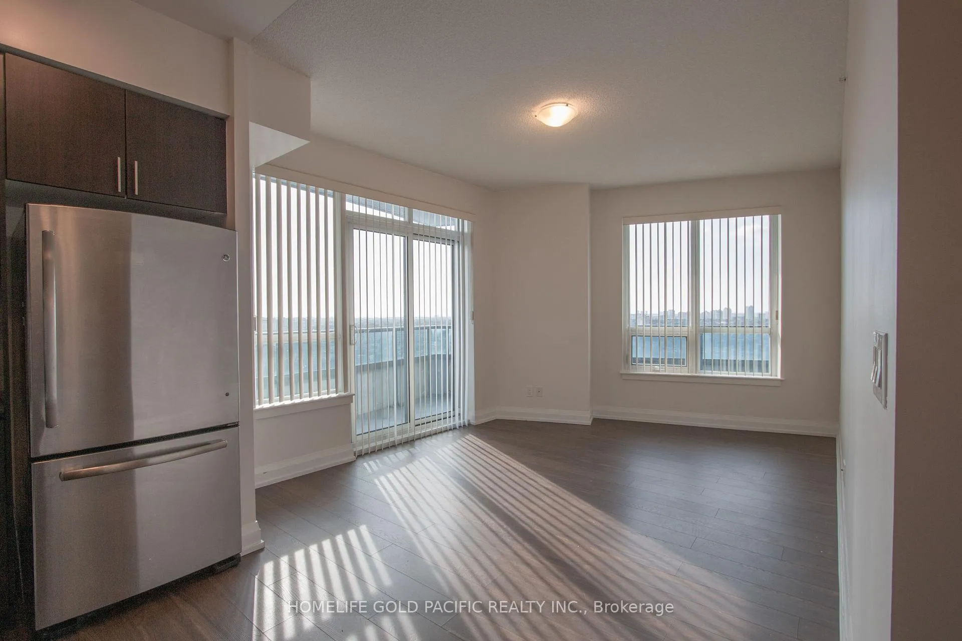 Photo 6 of Unit 1625, 7161 Yonge Street, Markham, Grandview — HOMEH