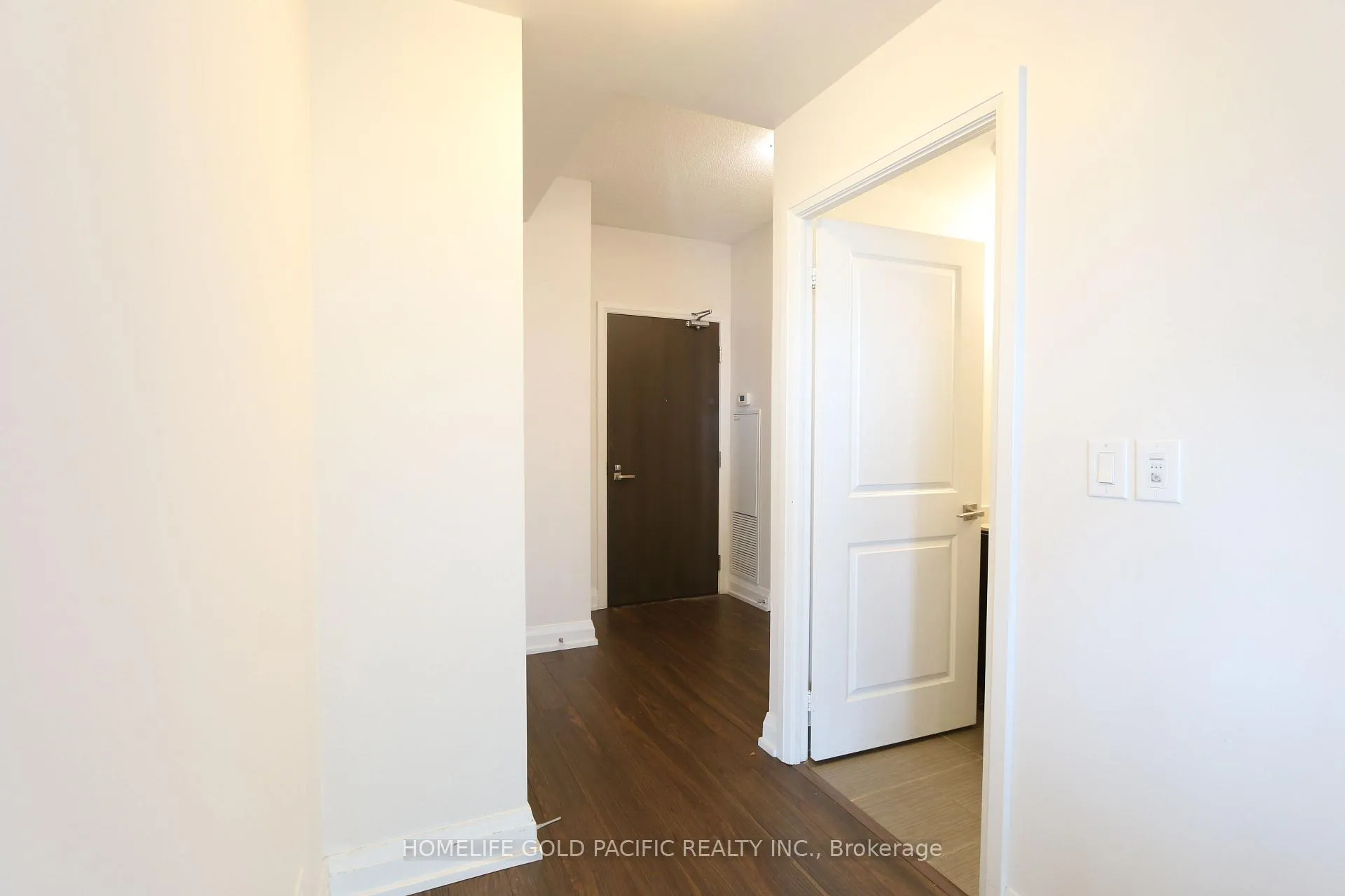 Photo 11 of Unit 1625, 7161 Yonge Street, Markham, Grandview — HOMEH