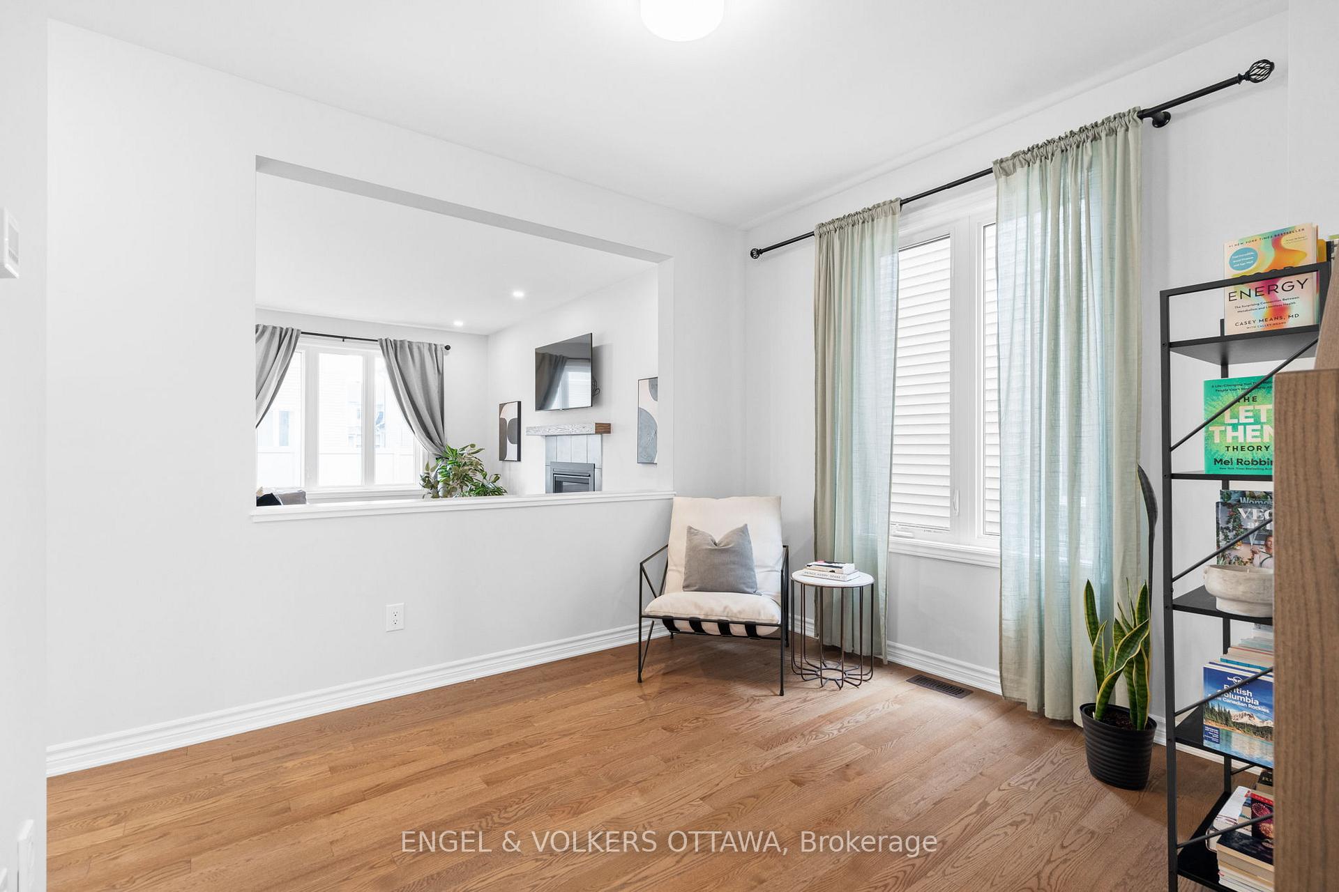 Photo 5 of 329 Finial Way, Ottawa, Barrhaven - Half Moon Bay — HOMEH