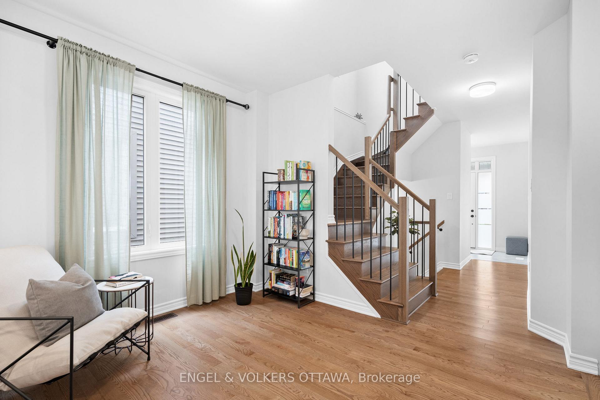 Photo 11 of 329 Finial Way, Ottawa, Barrhaven - Half Moon Bay — HOMEH
