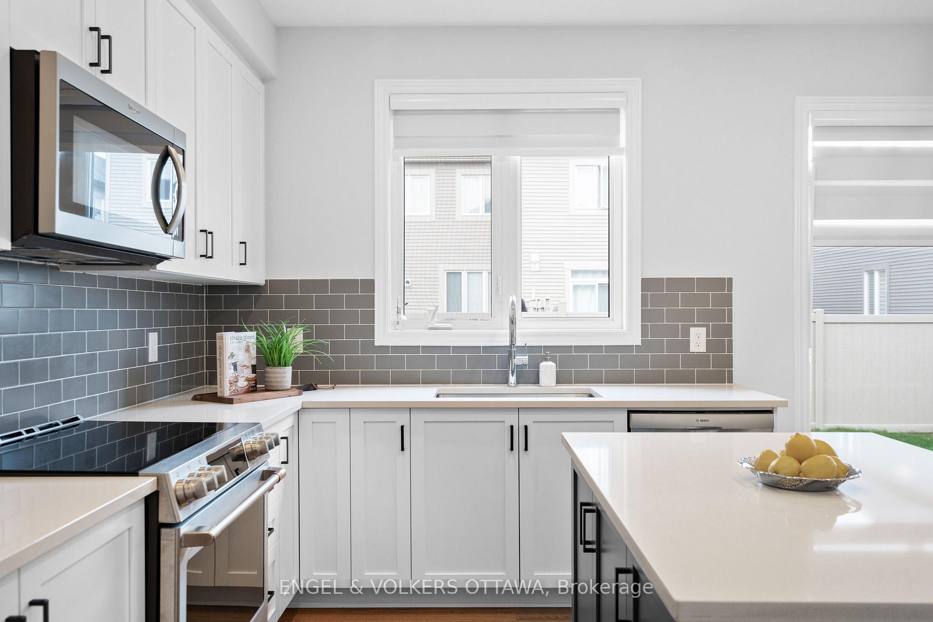 Photo 17 of 329 Finial Way, Ottawa, Barrhaven - Half Moon Bay — HOMEH