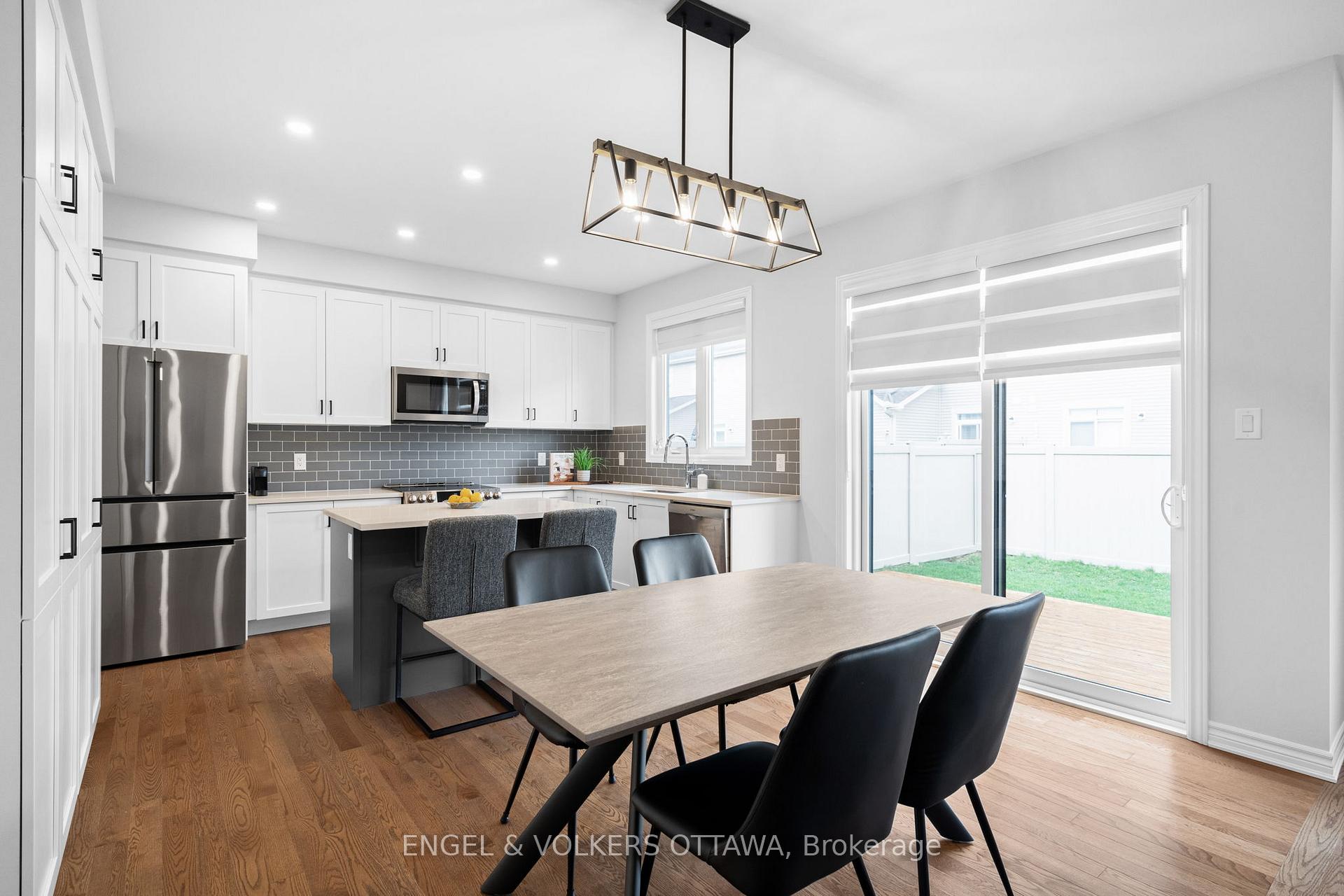 Photo 8 of 329 Finial Way, Ottawa, Barrhaven - Half Moon Bay — HOMEH