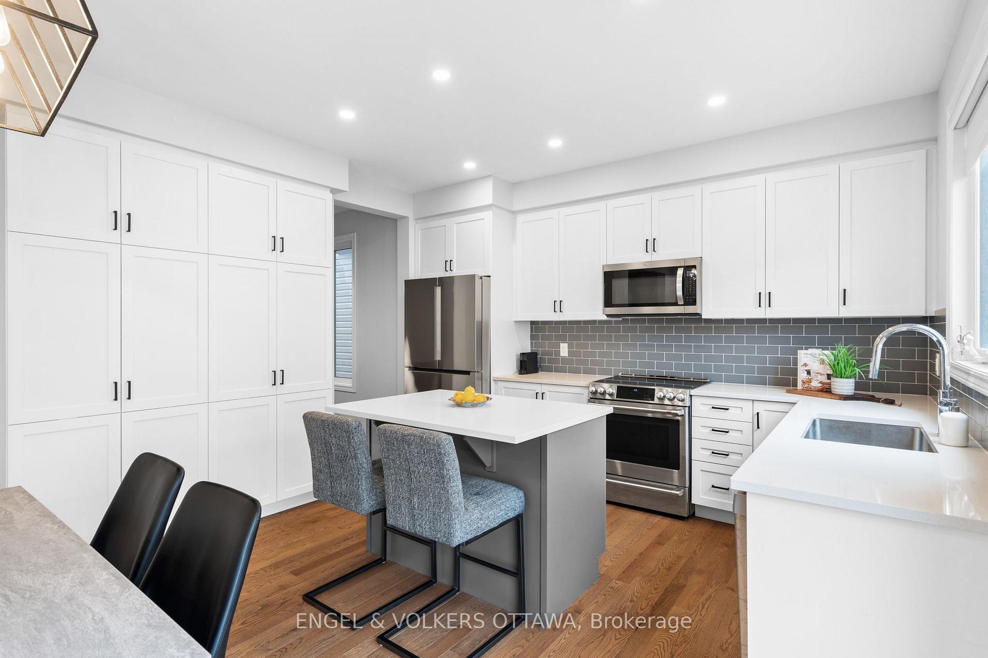 Photo 9 of 329 Finial Way, Ottawa, Barrhaven - Half Moon Bay — HOMEH