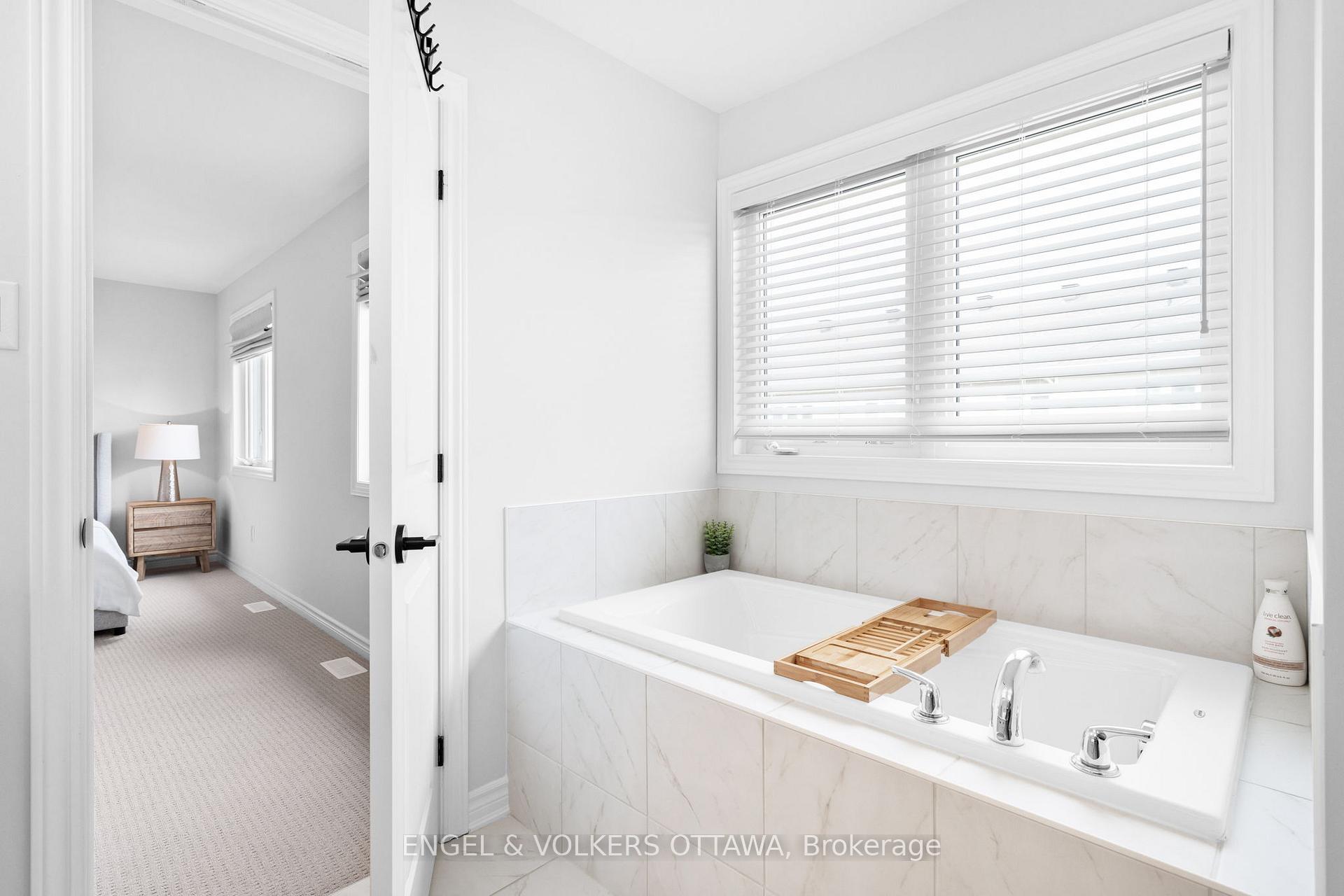 Photo 26 of 329 Finial Way, Ottawa, Barrhaven - Half Moon Bay — HOMEH