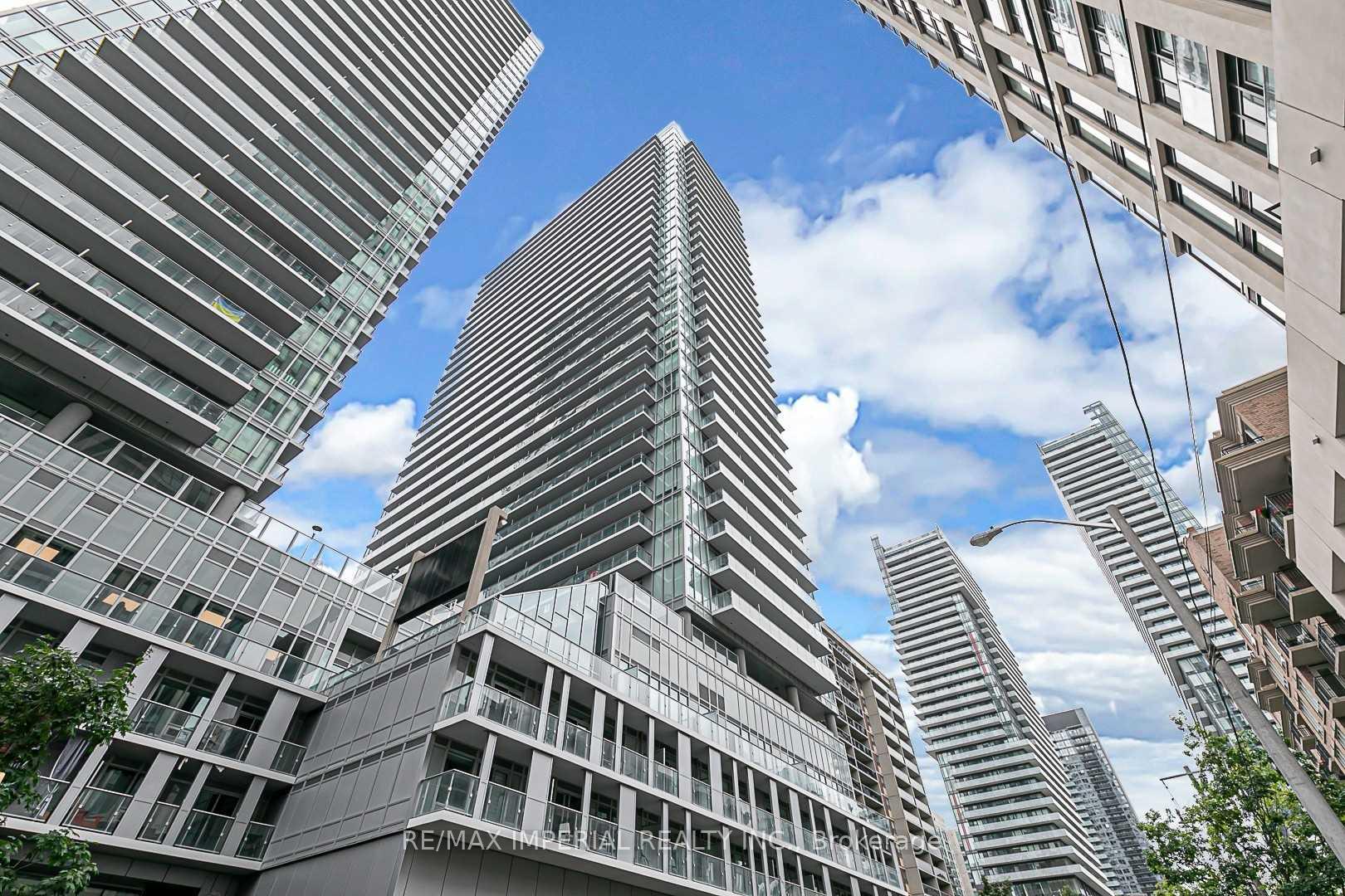 Front of Unit 405, 195 Redpath Avenue