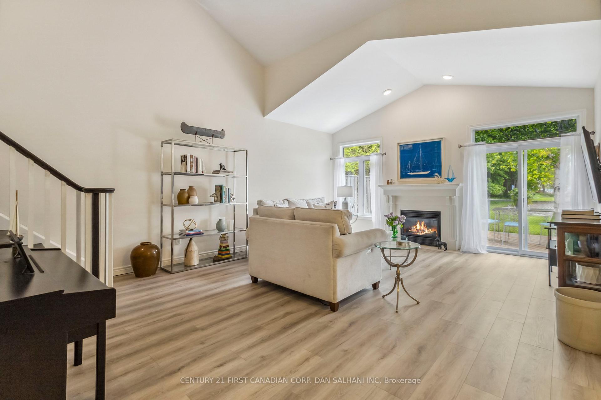 Photo 5 of Unit 6, 375 Edith Cavell Boulevard, Central Elgin, Rural Central Elgin — HOMEH