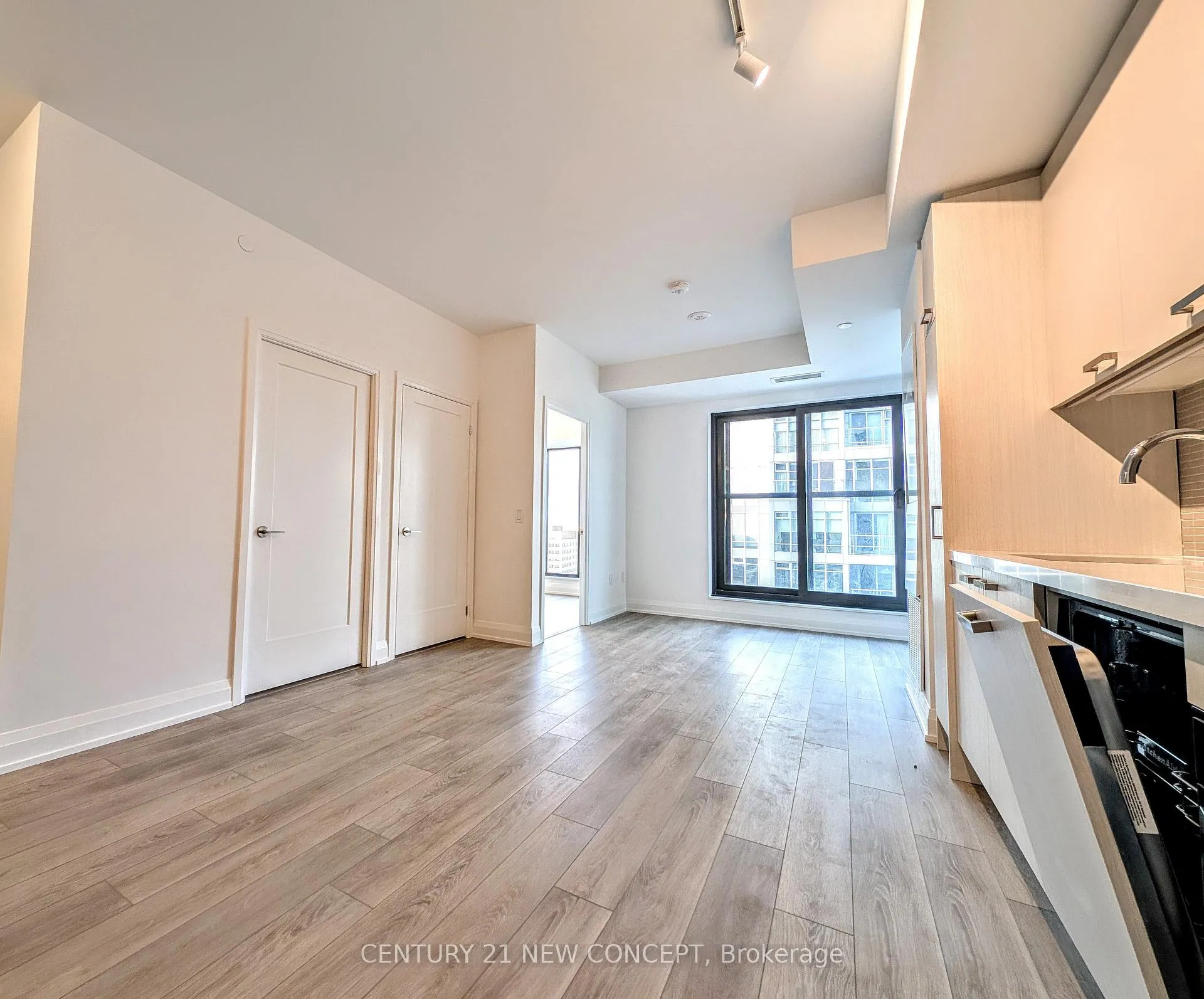 Photo 2 of Unit 3209, 20 Soudan Avenue, Toronto, Mount Pleasant West — HOMEH