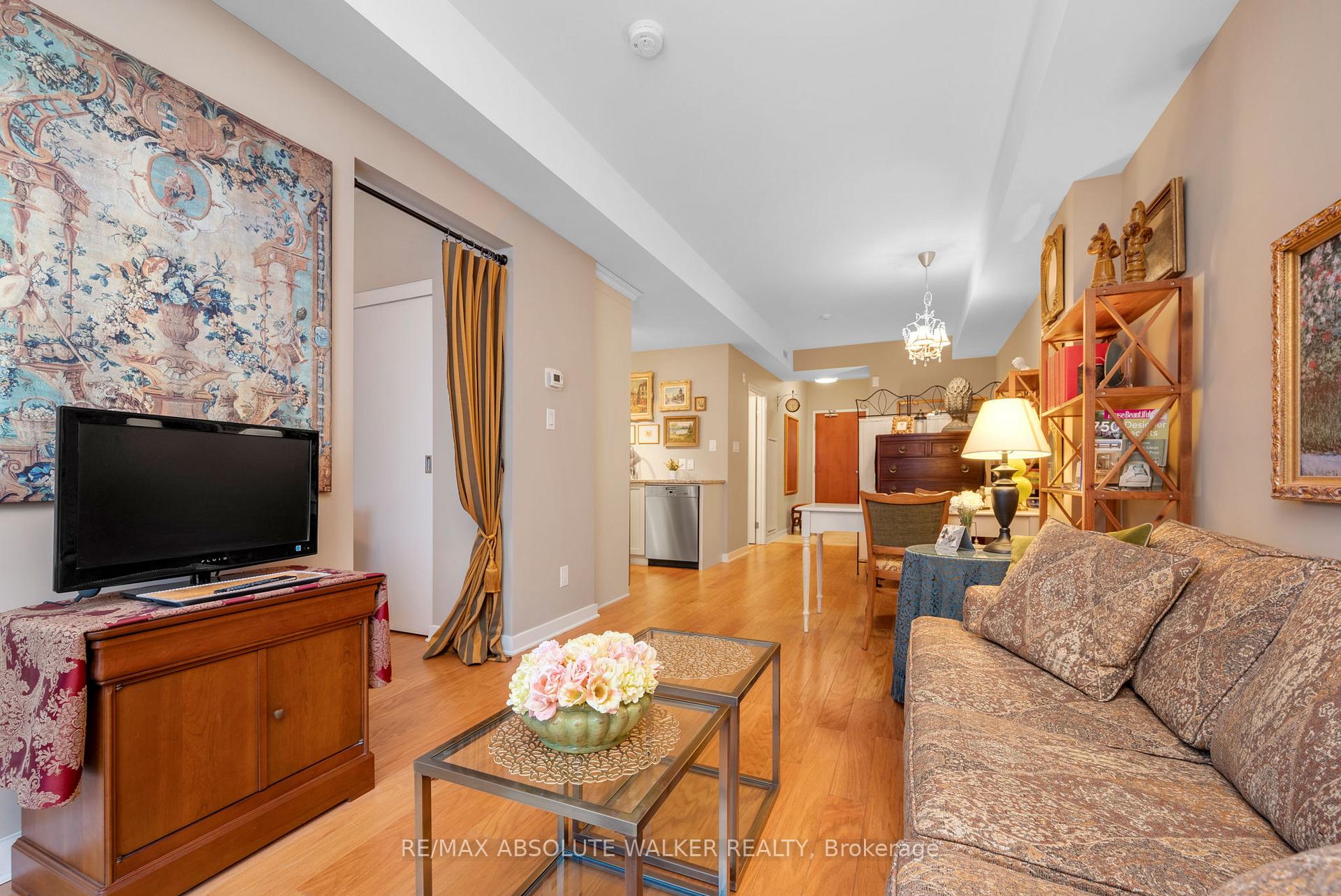 Photo 6 of Unit 202, 310 Centrum Boulevard, Ottawa, Bilberry Creek/Queenswood Heights — HOMEH
