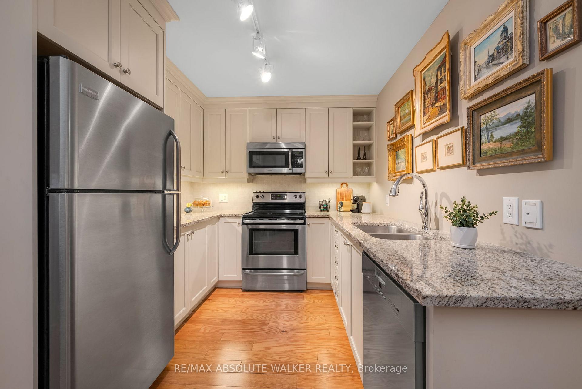 Photo 10 of Unit 202, 310 Centrum Boulevard, Ottawa, Bilberry Creek/Queenswood Heights — HOMEH