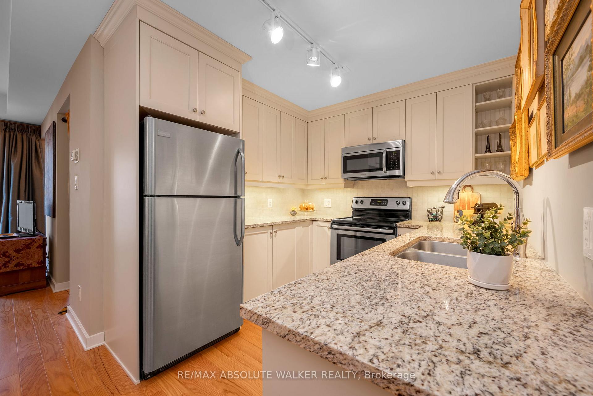 Photo 11 of Unit 202, 310 Centrum Boulevard, Ottawa, Bilberry Creek/Queenswood Heights — HOMEH