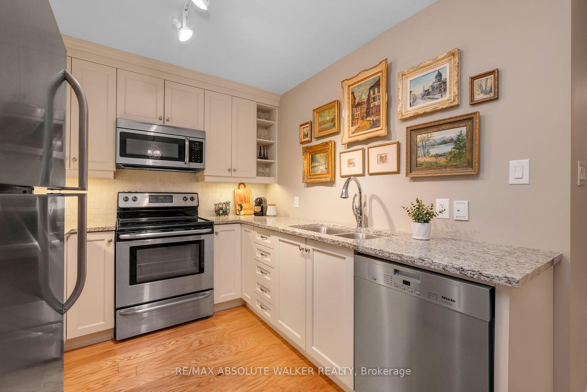 Photo 12 of Unit 202, 310 Centrum Boulevard, Ottawa, Bilberry Creek/Queenswood Heights — HOMEH