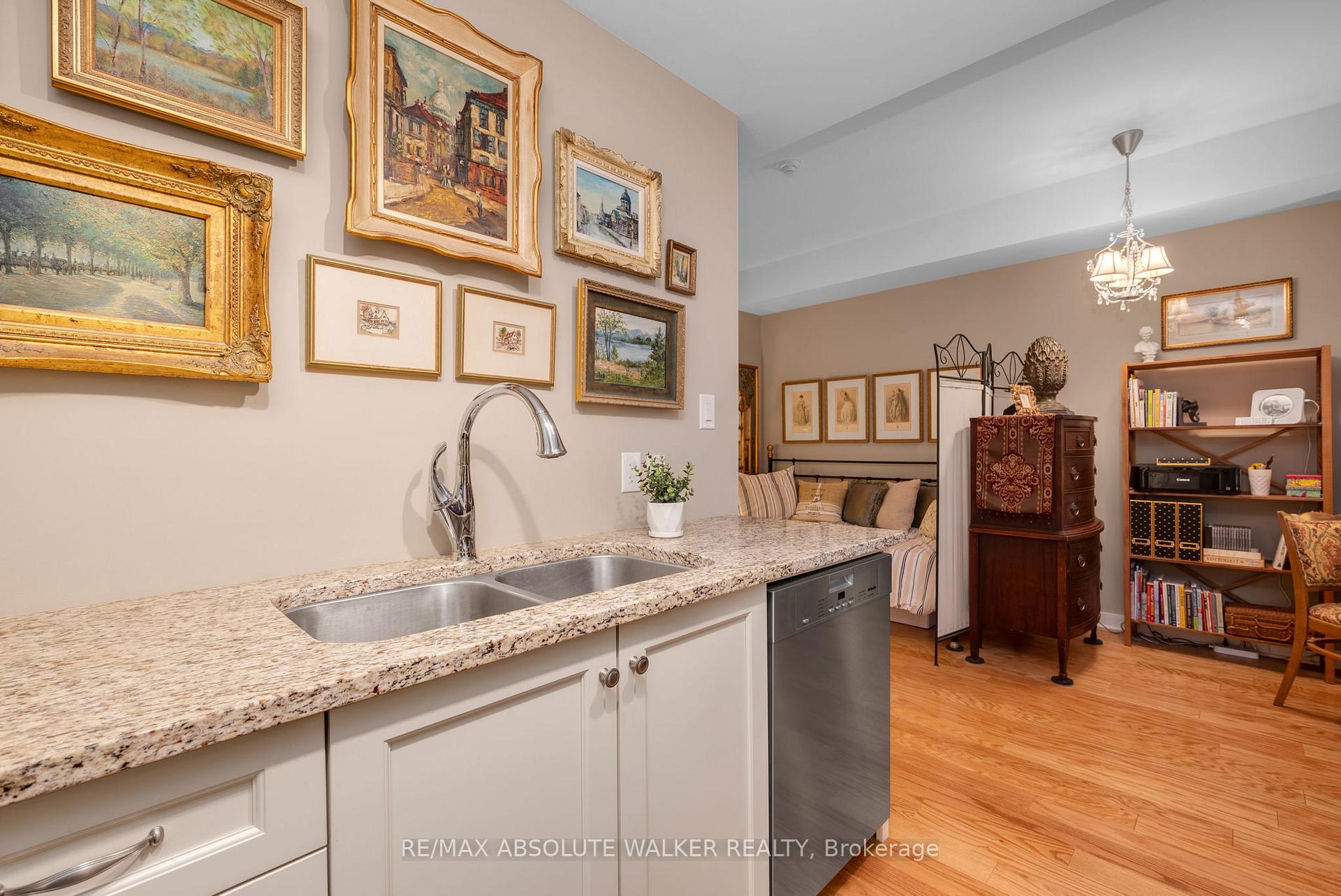 Photo 14 of Unit 202, 310 Centrum Boulevard, Ottawa, Bilberry Creek/Queenswood Heights — HOMEH