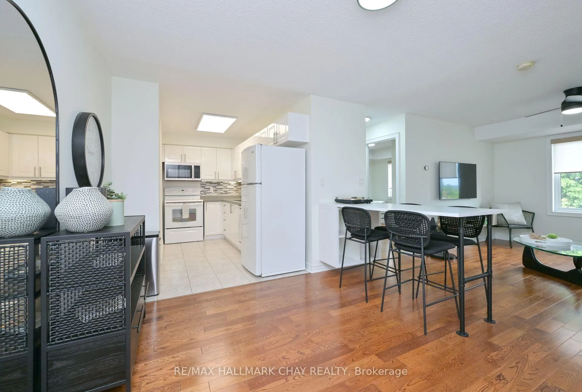 Photo 4 of Unit 308, 500 Mapleview Drive, Barrie, Holly — HOMEH