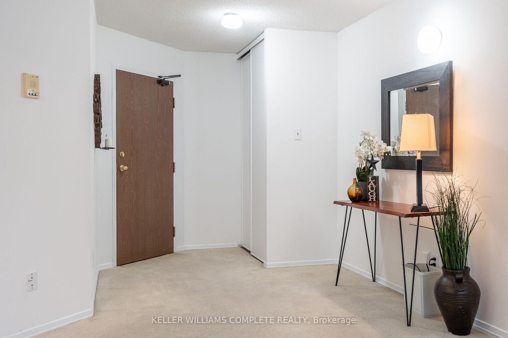 Photo 3 of Unit 405, 175 Hunter Street E, Hamilton, Corktown — HOMEH