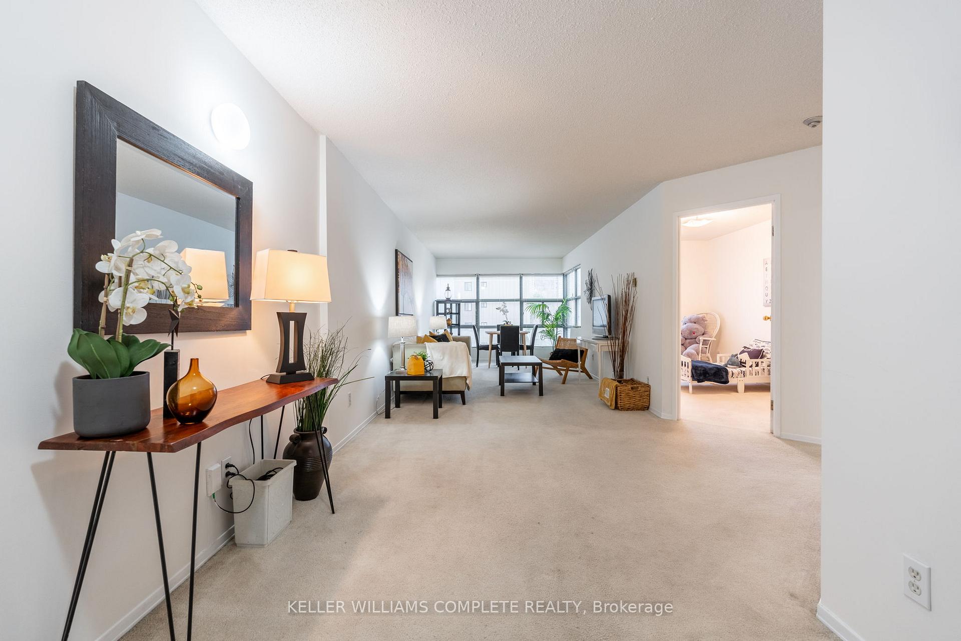 Photo 4 of Unit 405, 175 Hunter Street E, Hamilton, Corktown — HOMEH