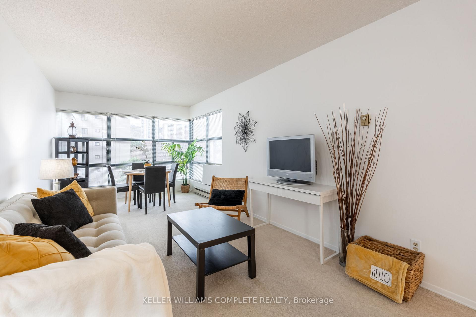 Photo 6 of Unit 405, 175 Hunter Street E, Hamilton, Corktown — HOMEH