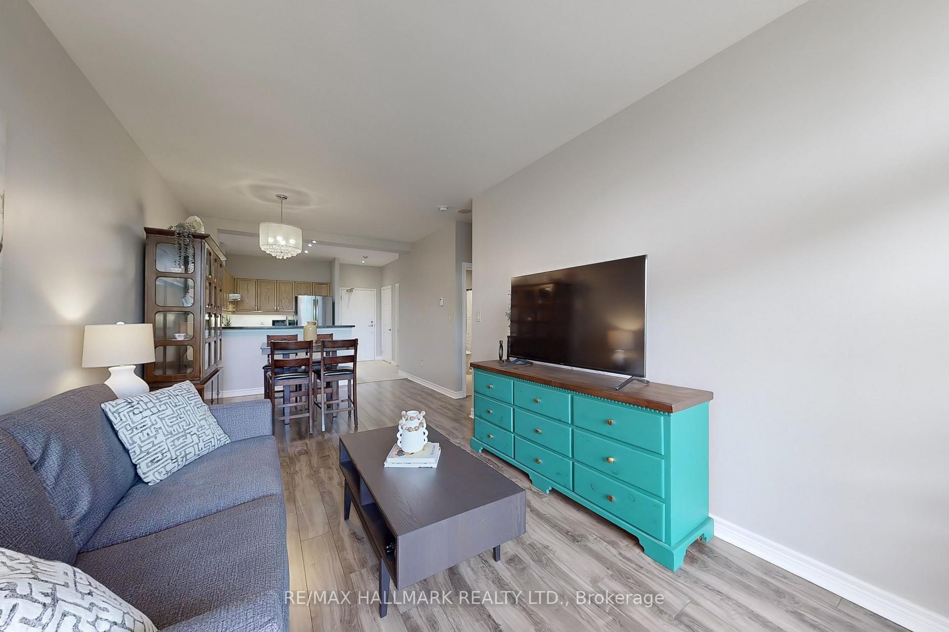 Photo 5 of Unit 219, 1 Leaside Park Drive, Toronto, Thorncliffe Park — HOMEH