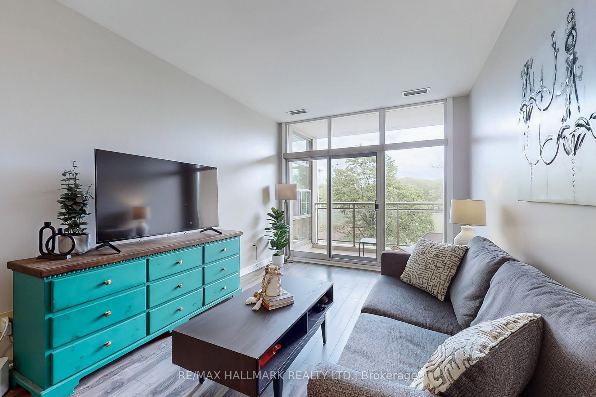 Photo 6 of Unit 219, 1 Leaside Park Drive, Toronto, Thorncliffe Park — HOMEH