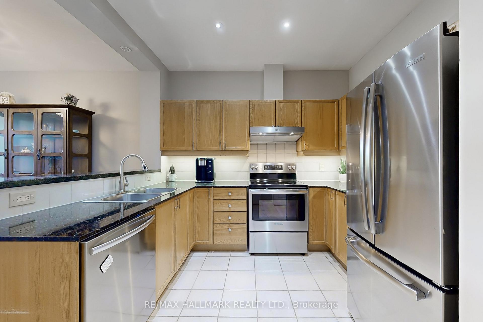 Photo 9 of Unit 219, 1 Leaside Park Drive, Toronto, Thorncliffe Park — HOMEH