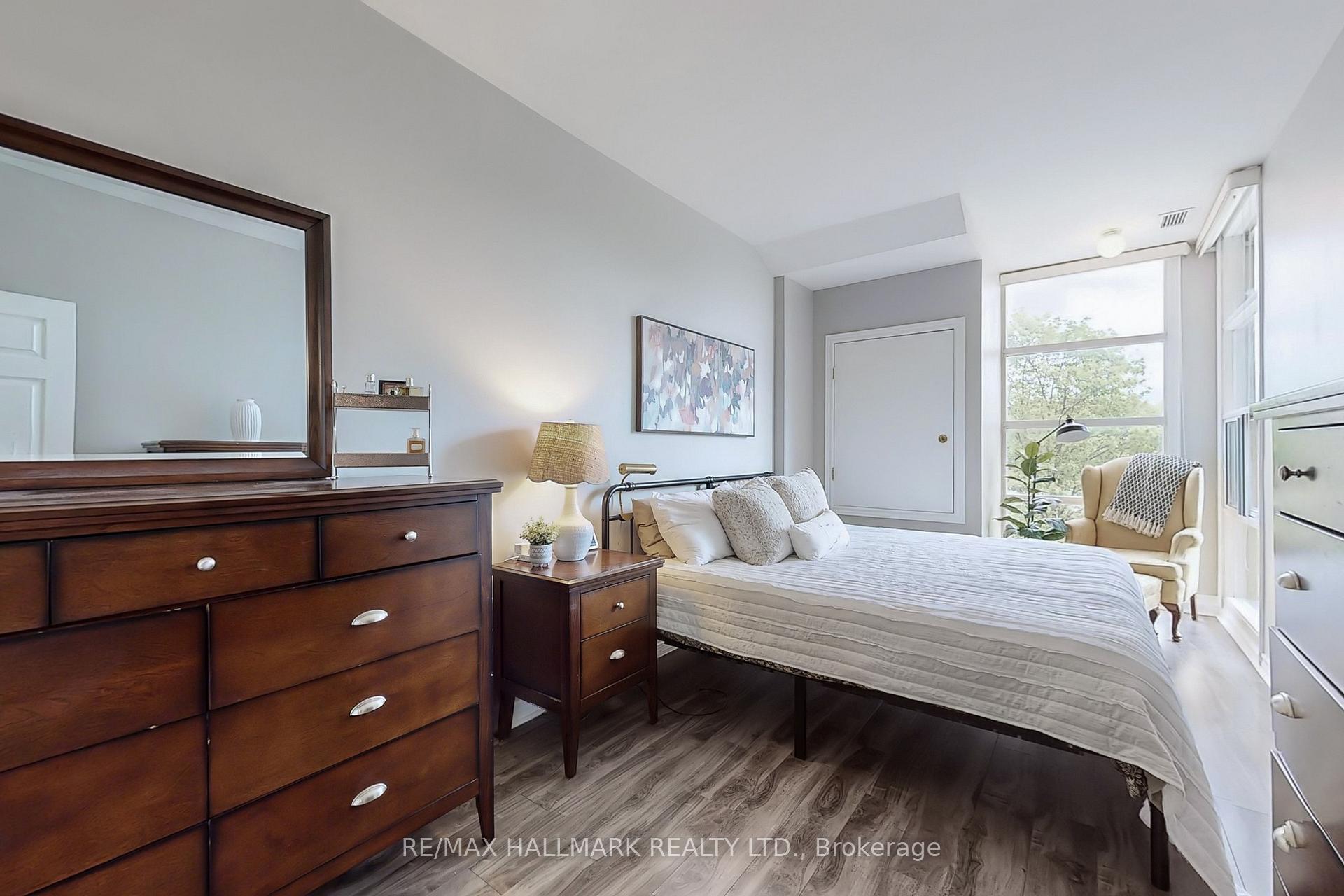 Photo 12 of Unit 219, 1 Leaside Park Drive, Toronto, Thorncliffe Park — HOMEH