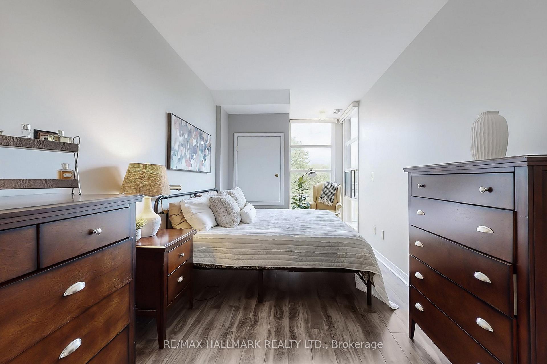 Photo 13 of Unit 219, 1 Leaside Park Drive, Toronto, Thorncliffe Park — HOMEH
