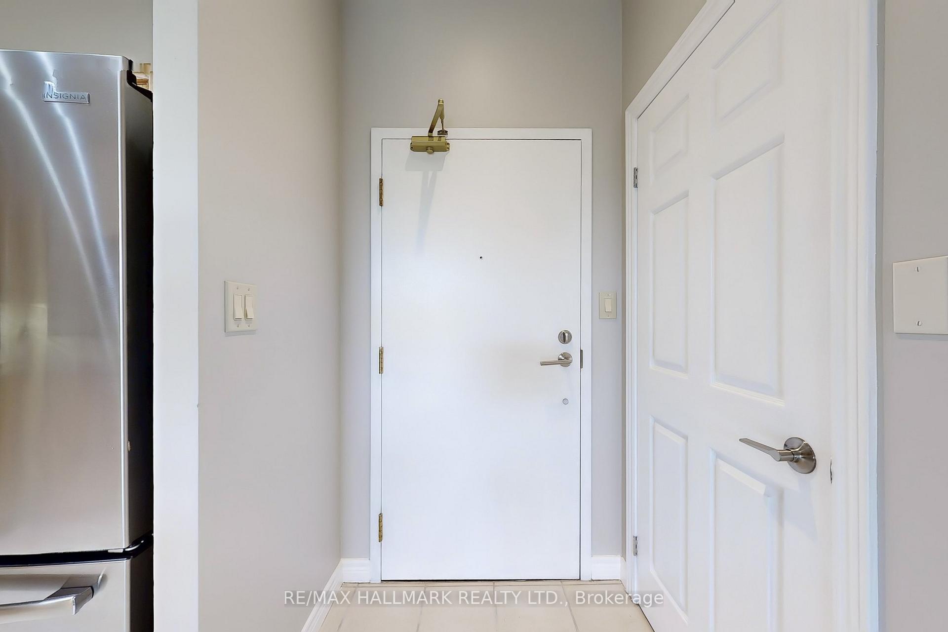 Photo 17 of Unit 219, 1 Leaside Park Drive, Toronto, Thorncliffe Park — HOMEH