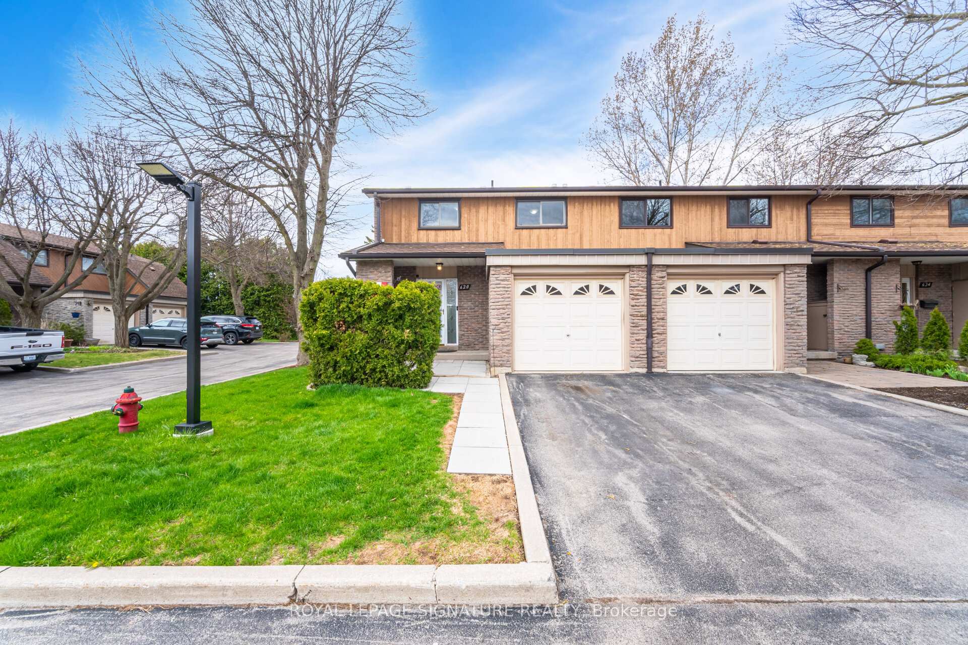 Front of 620 Forestwood Crescent