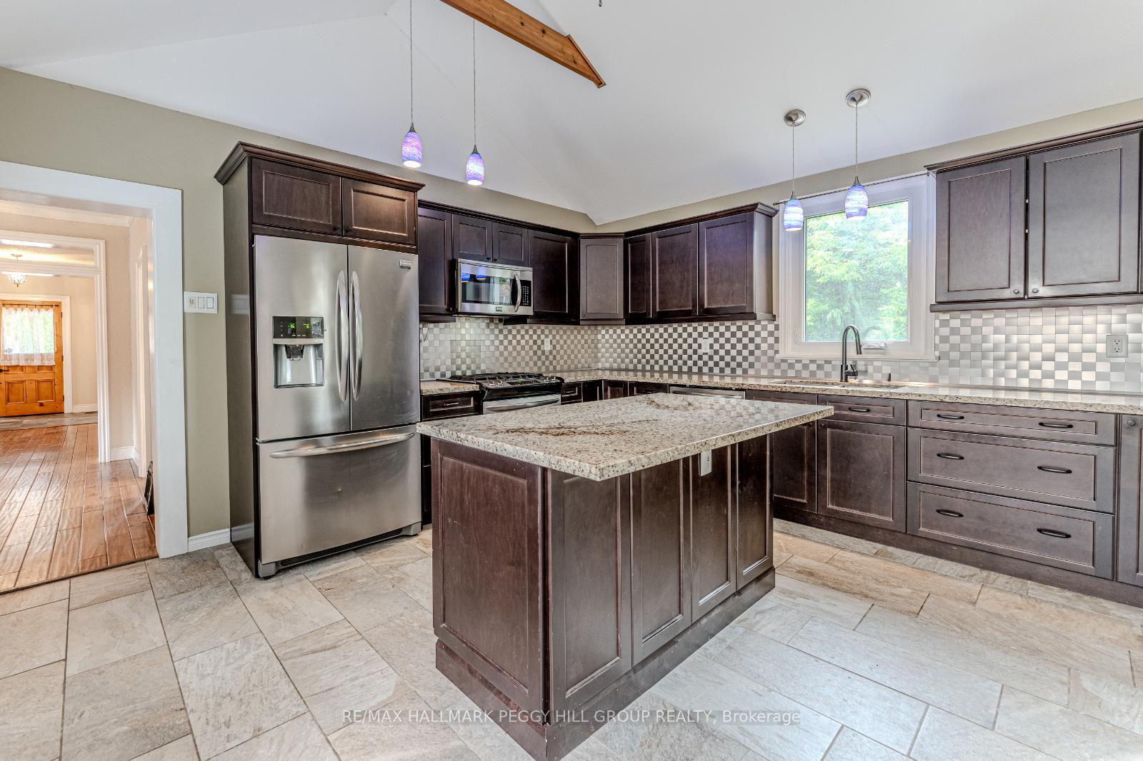 Photo 5 of 14 Cumberland Street, Barrie, Allandale Centre — HOMEH