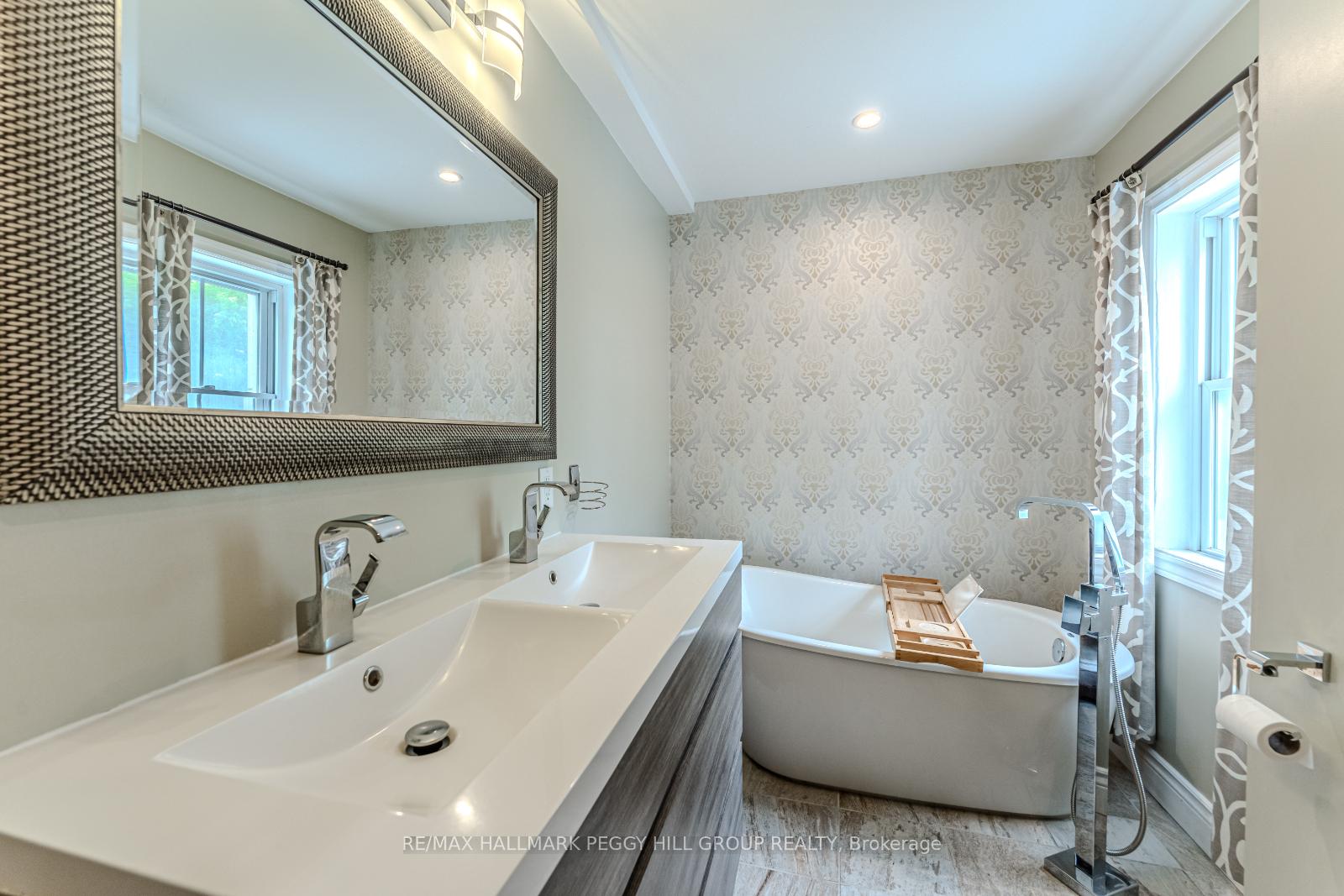 Photo 10 of 14 Cumberland Street, Barrie, Allandale Centre — HOMEH