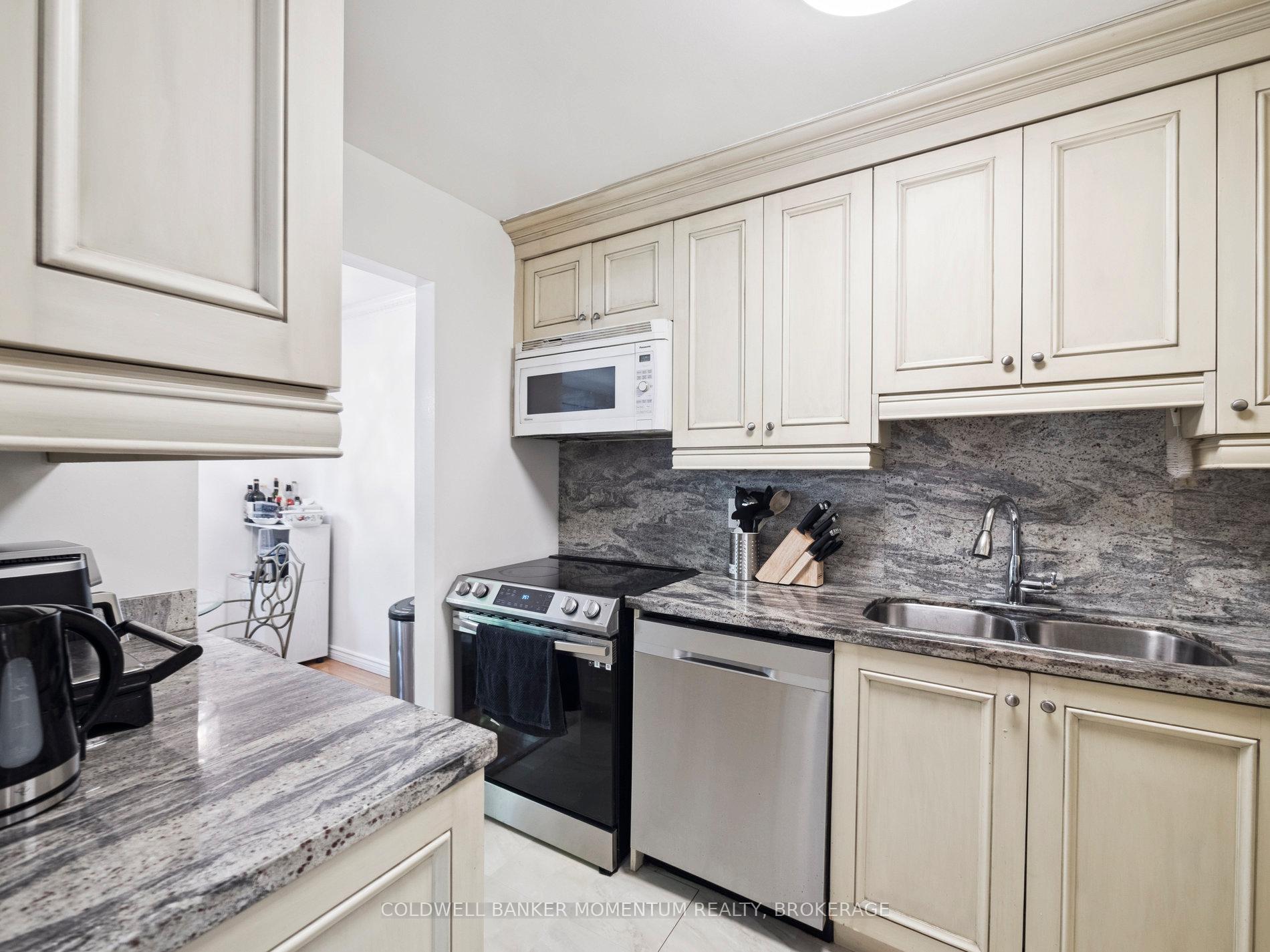 Photo 13 of 2 Bowman Way, Markham, Aileen-Willowbrook — HOMEH