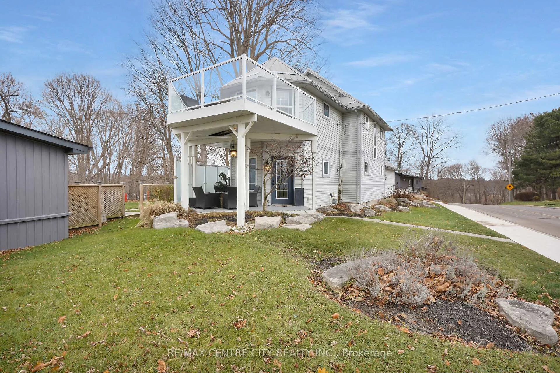 Photo 2 of 379 Front Street, Central Elgin, Rural Central Elgin — HOMEH