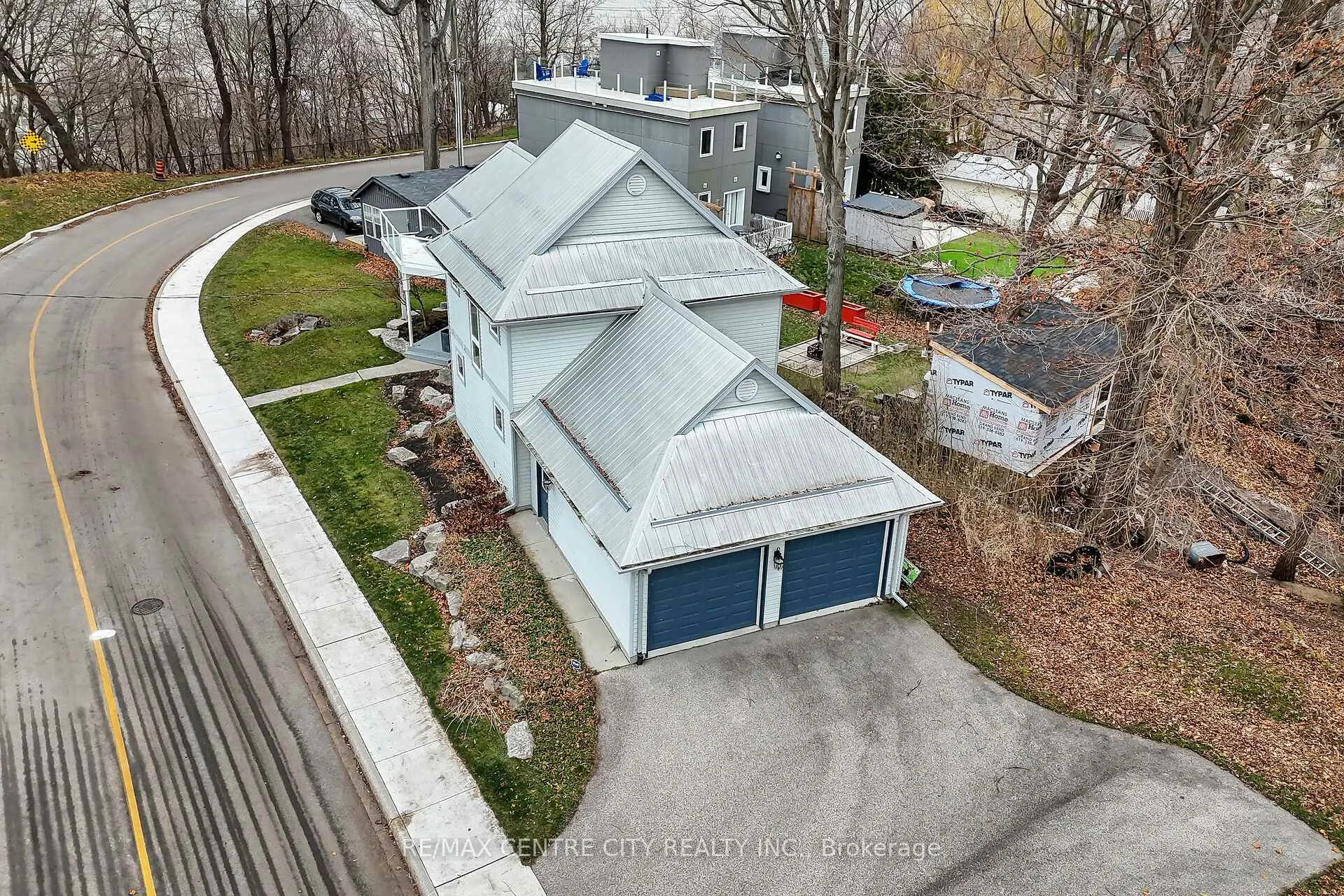 Photo 5 of 379 Front Street, Central Elgin, Rural Central Elgin — HOMEH