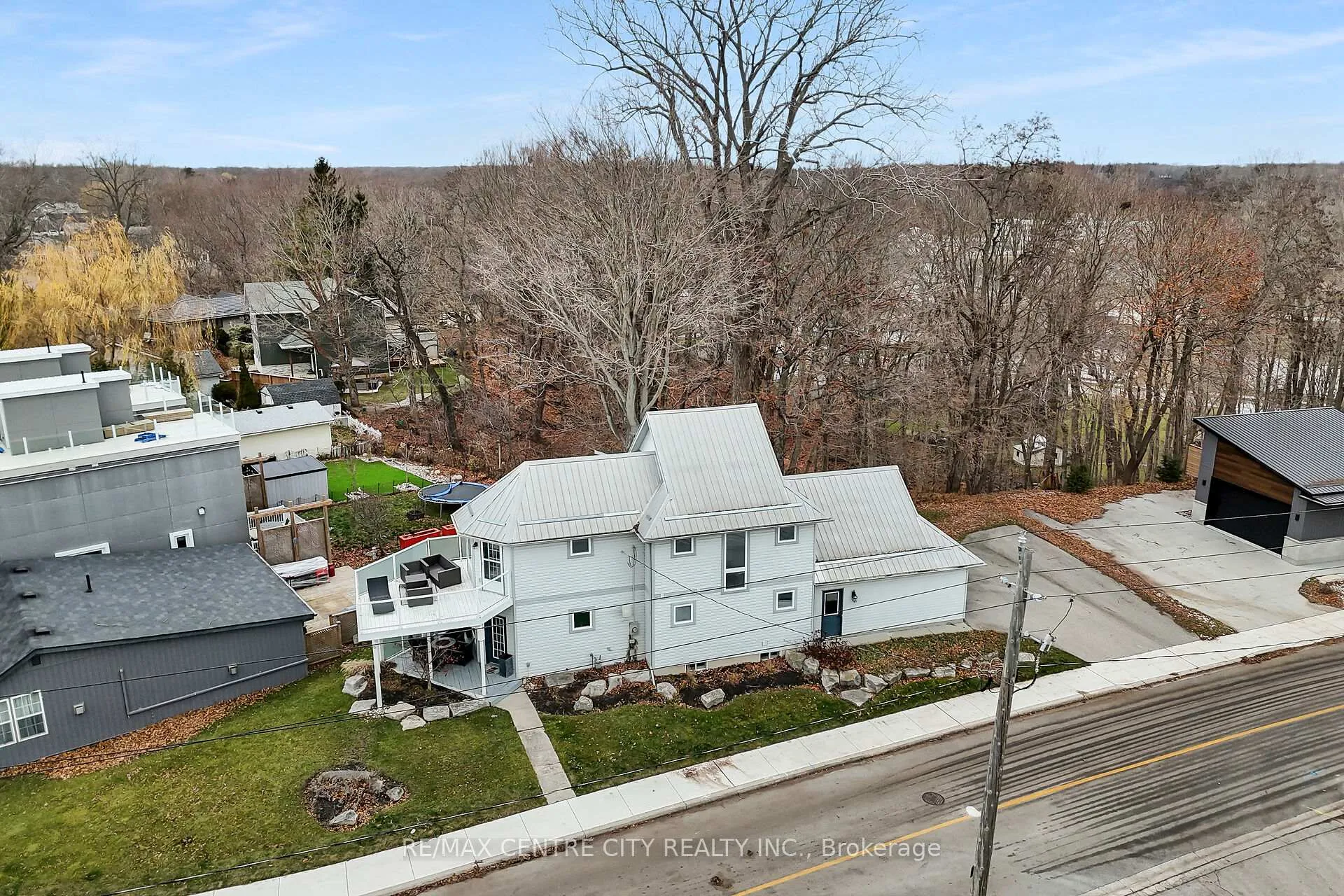 Photo 41 of 379 Front Street, Central Elgin, Rural Central Elgin — HOMEH