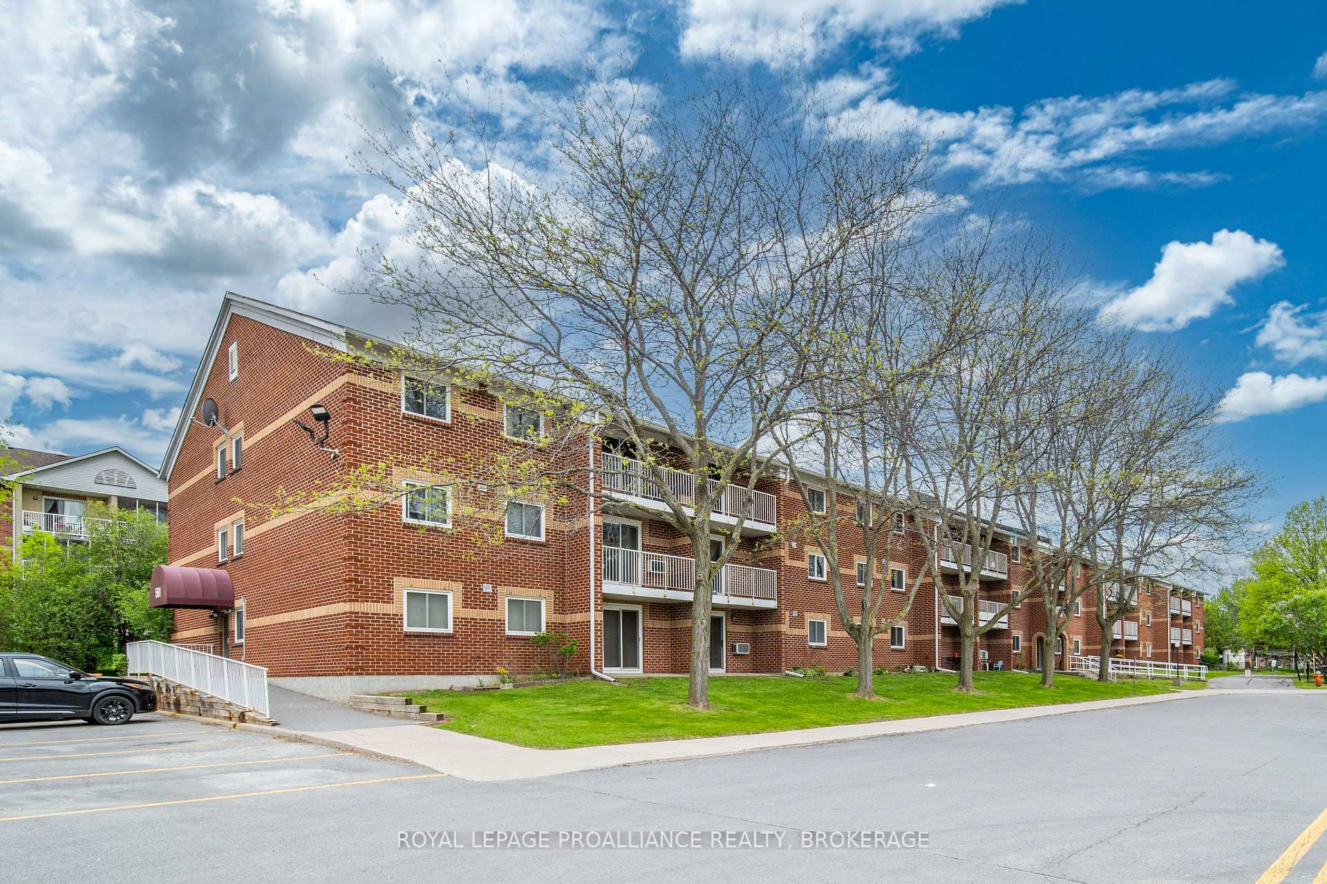 Front of Unit 115, 561 Armstrong Road