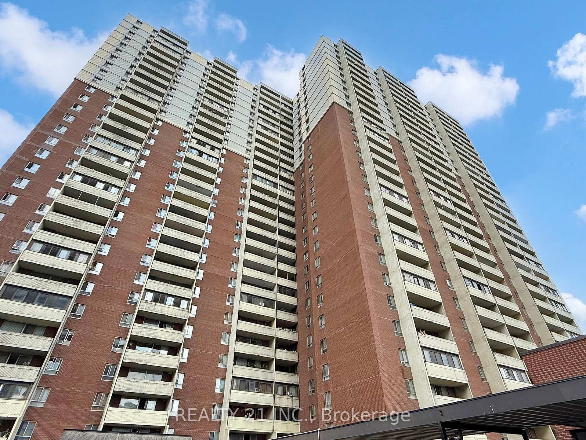 Photo 3 of Unit 2511, 5 Massey Square, Toronto, Crescent Town — HOMEH