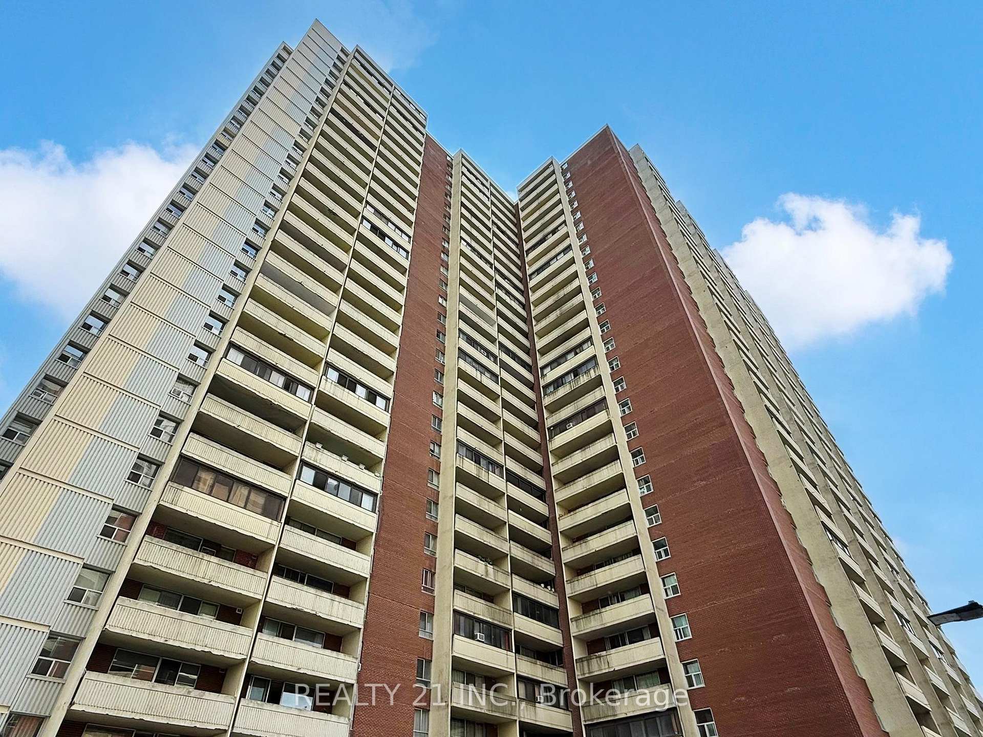 Photo 4 of Unit 2511, 5 Massey Square, Toronto, Crescent Town — HOMEH