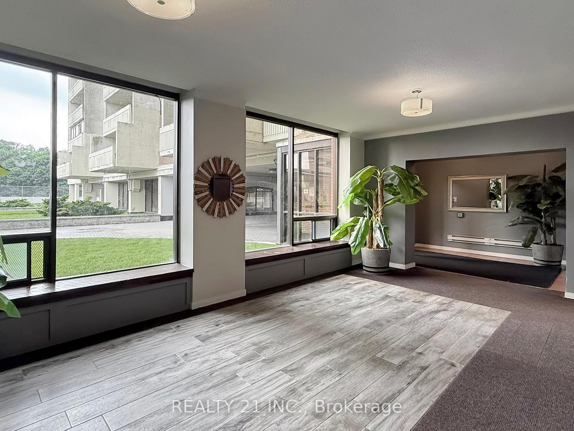 Photo 7 of Unit 2511, 5 Massey Square, Toronto, Crescent Town — HOMEH