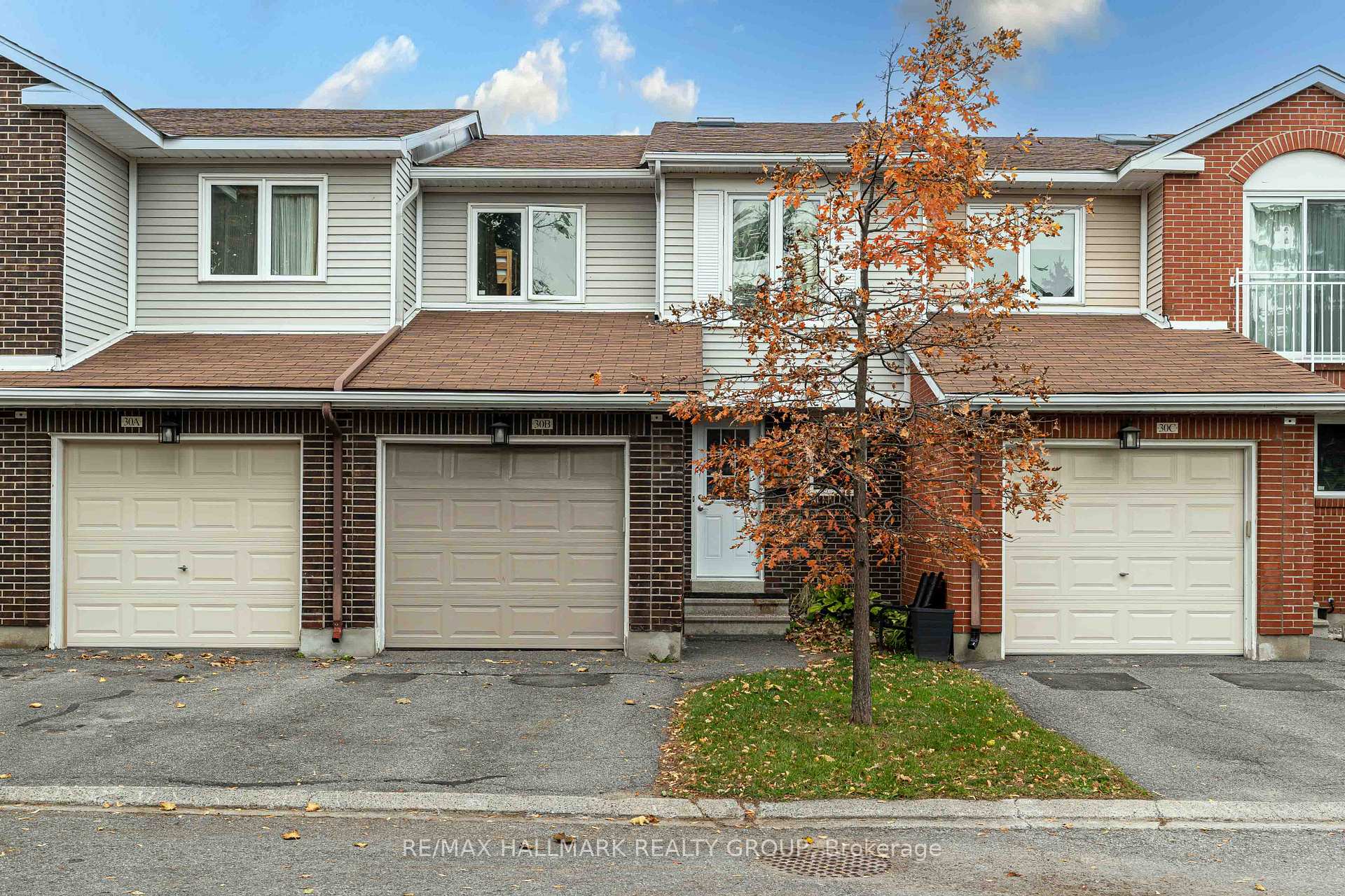 Photo 2 of 30B Castlebrook Lane, Ottawa, Centrepointe — HOMEH