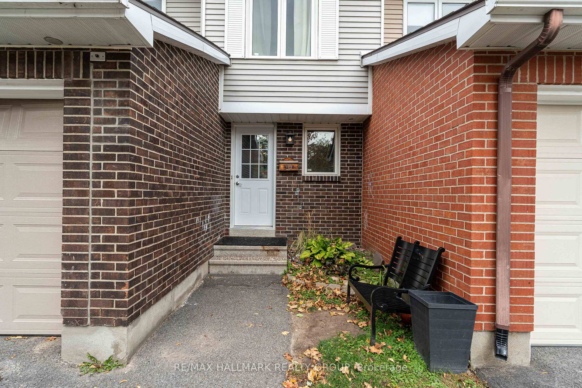 Photo 3 of 30B Castlebrook Lane, Ottawa, Centrepointe — HOMEH