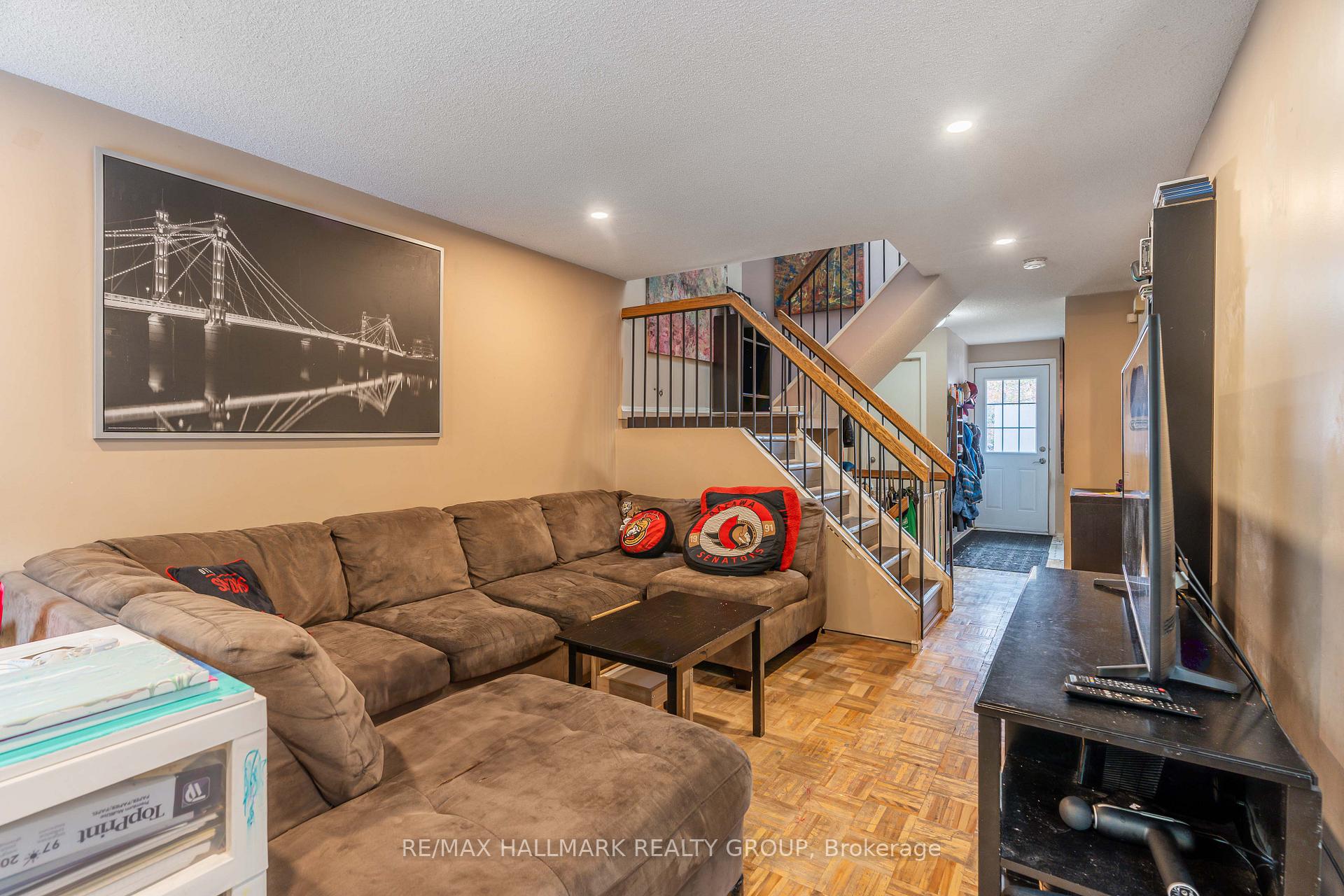 Photo 6 of 30B Castlebrook Lane, Ottawa, Centrepointe — HOMEH