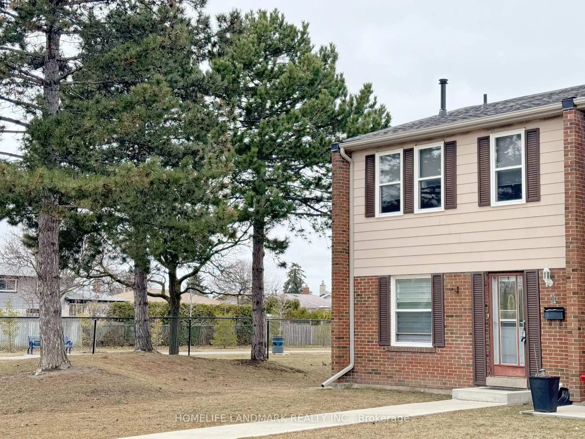 Front of Unit 1, 900 Central Park Drive