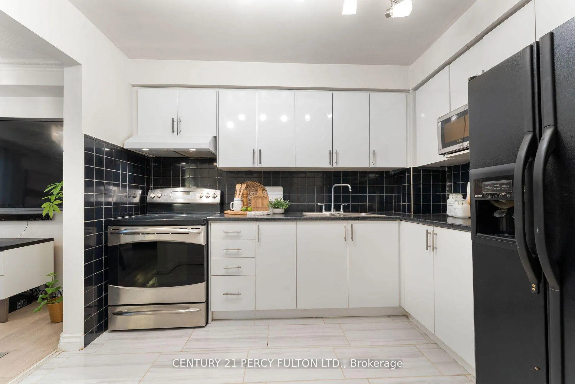 Photo 15 of Unit 1, 34 Dundalk Drive, Scarborough, Dorset Park — HOMEH