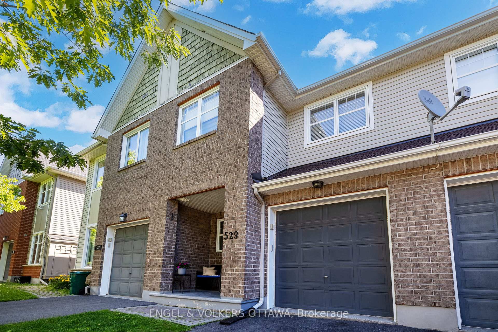 Photo 2 of 529 Devonwood Circle, Ottawa, Blossom Park/Kemp Park/Findlay Creek — HOMEH