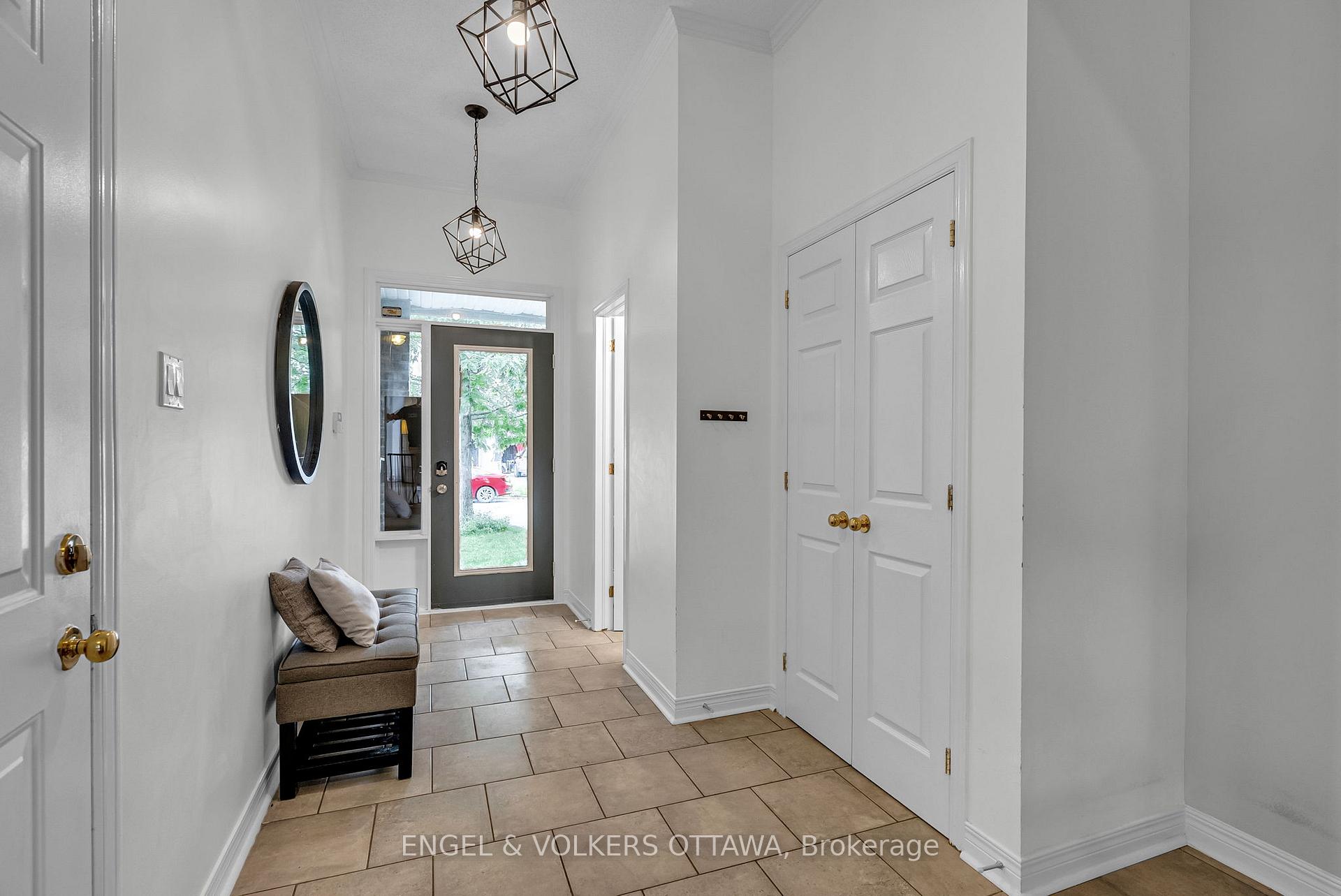 Photo 5 of 529 Devonwood Circle, Ottawa, Blossom Park/Kemp Park/Findlay Creek — HOMEH
