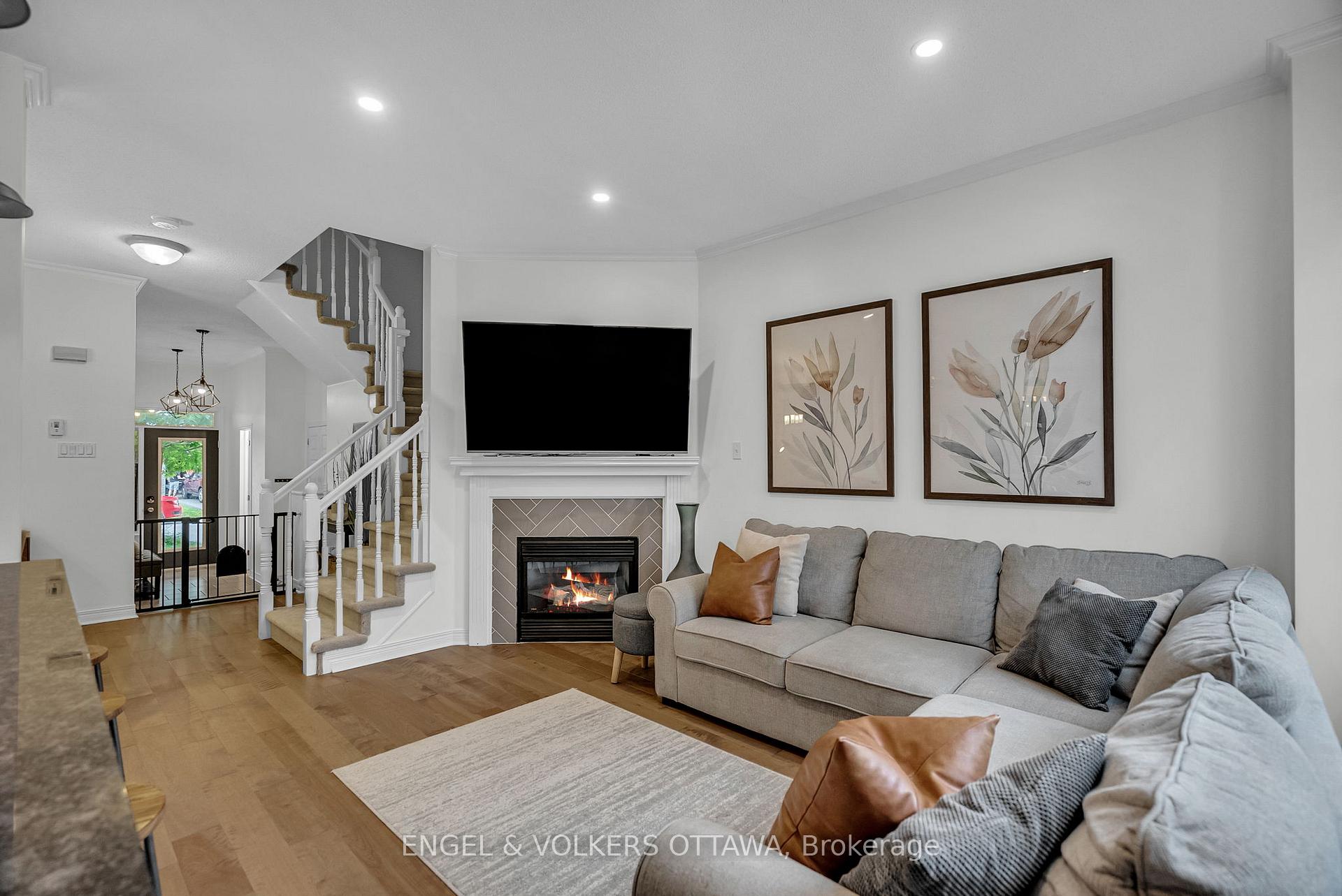 Photo 12 of 529 Devonwood Circle, Ottawa, Blossom Park/Kemp Park/Findlay Creek — HOMEH